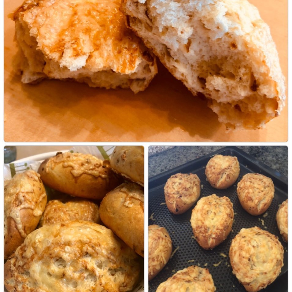 Ein bisschen Abwechslung am Mittagstisch 🙂 Zwiebelweckerl aus Christinas neuen Magazin #backenmitchristina - sehr empfehlenswert! #hintergrabenbauer #pyhrnpriel #urlaubambauernhof🇦🇹 #bleibdaheim #urlaubinösterreich