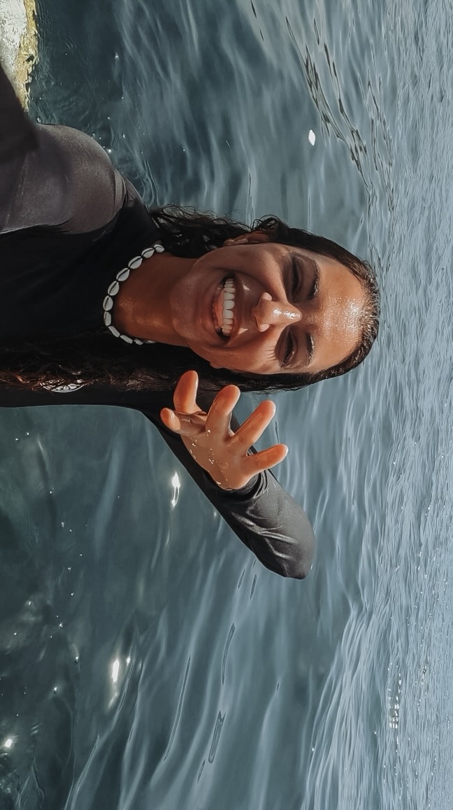 most underrated life skill: groß träumen 🧚🏽🥹
Hätte ich doch alles niemals geglaubt wenn mir das jemand vor zwei Jahren erzählt hätte. Selbstständig mit meinem Herzensbusiness, tiefe ehrliche wundervolle Freundschaften, von überall aus auf der Welt arbeiten, das tollste Team der Welt, die schönsten Reisen, monatelang am Meer leben & mein Zuhause immer in mir finden ✨🥹🌞🧚🏽
Bin so so dankbar für all das & all das begann mit einem einfachen JA zu mir & der Entscheidung mich nicht mehr klein zu halten, zurück zu halten oder auf die Meinung anderer zu hören.
#dreamlife #traumleben #Freiheit #freisein #lifegoals