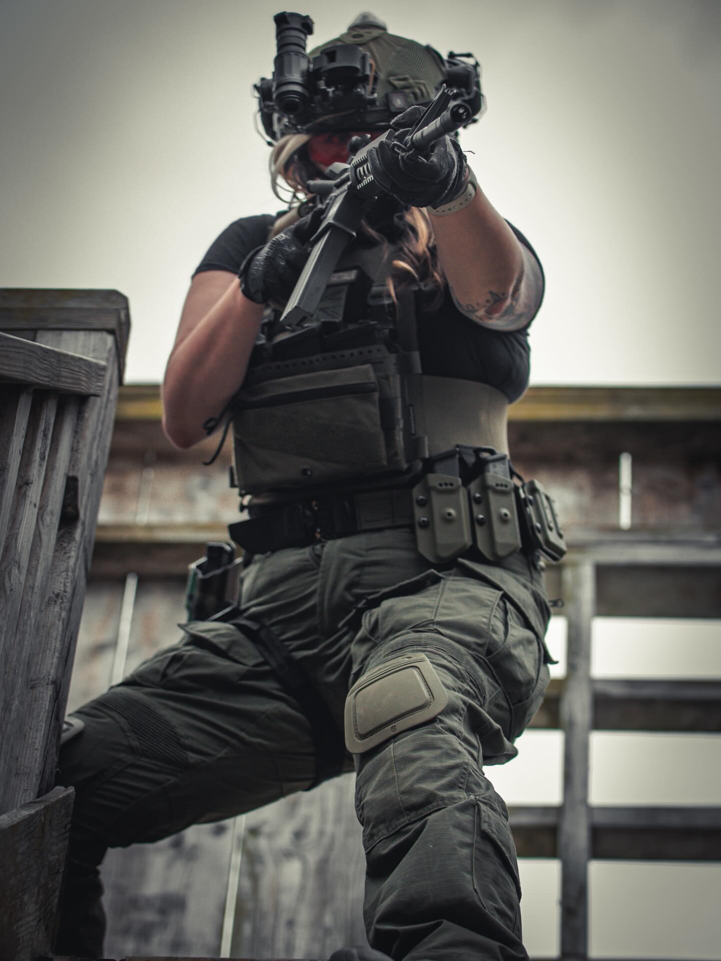 Iāve had this @deadly_customs M82 wrapped Signature Glock Olight holster for almost 5 years and sheās still going stronnnng šŖš» Iāve tidied her up this week (took a lighter to the edges of the cordura so sheās crispy again š¤š»), sheās now ready to go for my next game day. Use code femmefatale for 10% off the @deadly_customs website š„ AD
šø @dan_airsoft
Partners š¤
ā¢
BELT & KYDEX: @deadly_customs
Use code āfemmefataleā for 10% off š„µ
www.deadlycustoms.co.uk
ā¢
#airsoft #airsofting #airsoftuk #airsoftcommunity femmefataleairsoft