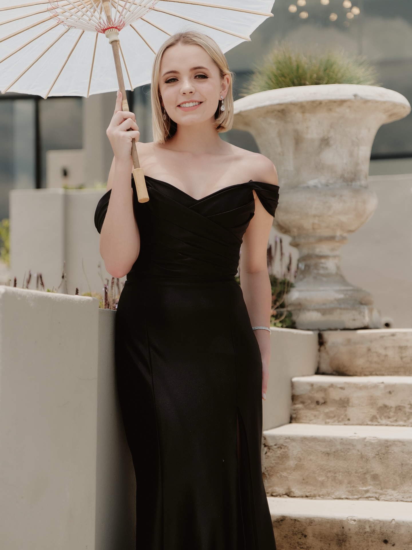 There is something undeniably romantic about black — refined, classic, unforgettable 🤍✨
#bridesmaids #engaged #weddinginspiration #johannesburg #bridalfashion