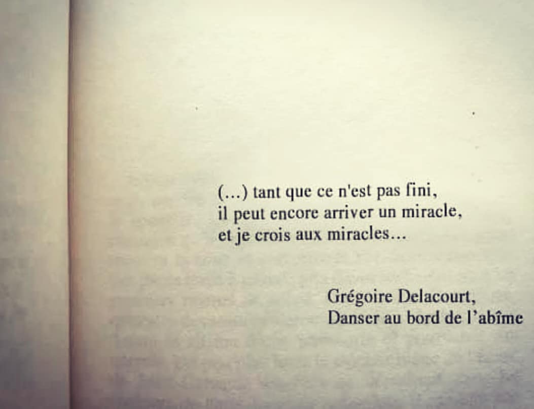On profite de l'instant présent, on garde le sourire, on profite de ce confinement pour se faire plaisir ! Et on pense aux autres, on envoie des pensées positives aux personnes seules, hospitalisées et à tout ceux qui se battent au quotidien.
#instantpresent #sourire #confinement #covid_19 #plaisir #positif #penseespositives #therapie #psychotherapie #bienetre #espoir