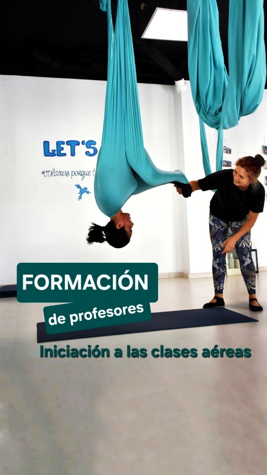 Ser profesora no es solo enseñar posturas. Es crear experiencias que se recuerdan! Esta formación no es solo un curso, es una experiencia completa creada para que realmente aprendas a enseñar.
✨ 2 días intensivos en estudio para sumergirte en la práctica,
+
✨ 2 meses de acompañamiento online y en estudio (a tu ritmo), para asimilar, practicar, recibir feedback y crecer.
Si ya eres profesora principiante, instructora de movimiento o solo sueñas con empezar este camino, seguro que te has preguntado:
▫️ ¿Cómo crear clases aéreas diferentes y atractivas?
▫️ ¿Cómo estructurar una clase fluida y segura para niveles básicos y avanzados?
▫️ ¿Cómo acompañar a alumnos principiantes con confianza?
▫️ ¿Cómo explicar claro las inversiones y adaptarte a distintas necesidades físicas?
▫️ ¿Cómo crear secuencias originales y creativas?
☝️ Estas dudas son normales. Y todas tienen respuesta dentro de una formación bien estructurada.
🎓 Formación de profesores
“Iniciación a las Clases Aéreas”
🗓 Parte presencial: 18 y 19 de abril
⏳ Acompañamiento total: hasta el 18 de junio de 2026
✨ ¿Qué conseguirás?
✔️ 40 horas de formación (teoría + práctica):
10h presencial
5h vídeos grabados
10h práctica y enseñanza en el centro
15h de autopráctica en el estudio Let’s Fly con manual y vídeos (si no vives en Barcelona, también es posible 😉)
✔️ Manual teórico y visual (más de 200 fotos)
✔️ Apoyo durante 2 meses
✔️ Examen final y certificado
✔️ Oportunidad de unirte al equipo de Let’s Fly
🎥 En el vídeo ves solo algunos minutos de formación. Eso es apenas una pequeña parte de todo lo que analizamos, practicamos y entendemos durante la formación.
🧘♀️ Soy Iryna Gumeniuk, profesora certificada de clases aéreas y cofundadora del estudio Let’s Fly Barcelona, con más de 10 años de experiencia en hamaca. Este curso nace de la práctica real, la enseñanza diaria y la experiencia con miles de alumnos.
‼️ Descuento válido hasta el 8 de abril. Plazas son limitadas
👉 Escríbeme para más información
💬 En historias destacadas puedes ver vídeos y reseñas de ediciones anteriores.
Hazte profesora de clases aéreas y empieza a enseñar con tu propio estilo este mismo año 🧘♀️🪽✨️🤸♀️