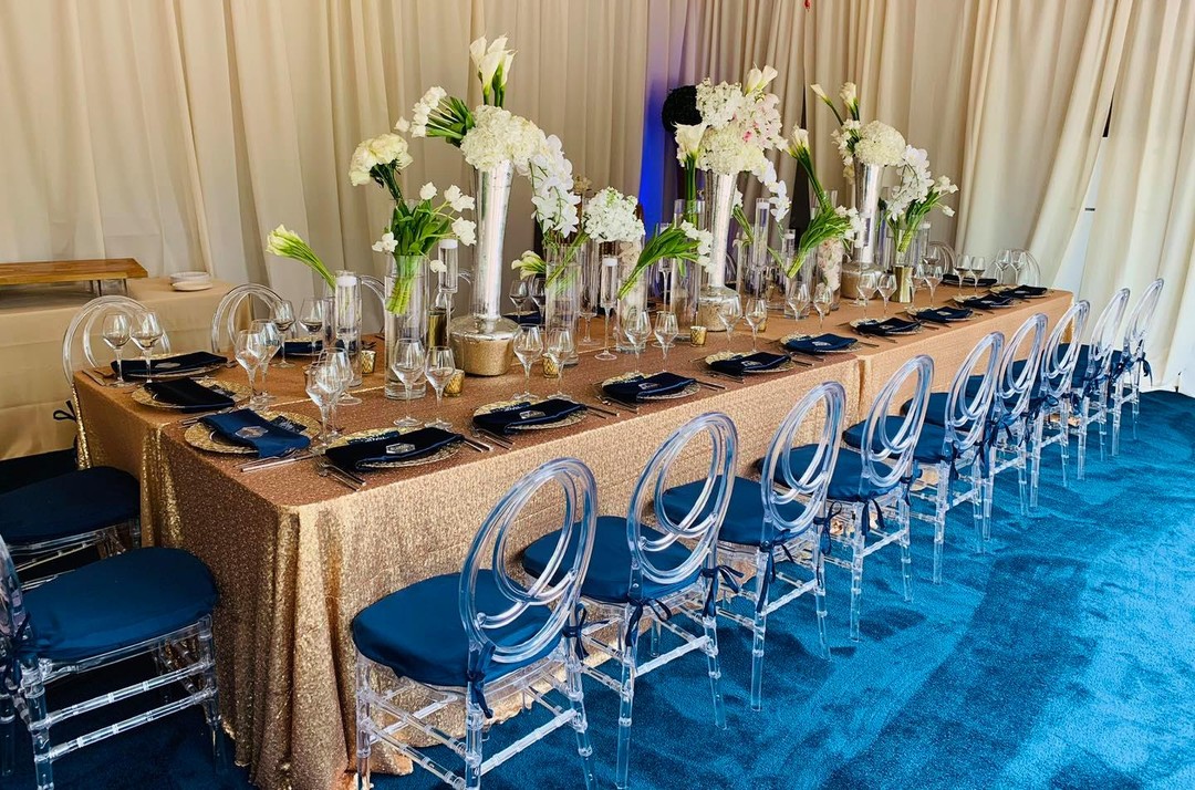 #takemebacktuesday to this beautiful setting for a 30th Anniversary party.! #blissevents #anniversary #navy #gold #luxery #houseparty #customeventdesign