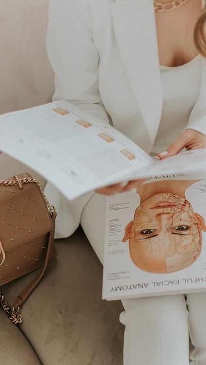 Botulinum therapy (Botox) is an effective injection method used in aesthetic medicine to rejuvenate and eliminate age-related changes
✅ Effect up to 6-8 months.
✅The products are certified !
#botox #botulinotherapymoskva #botulinotherapy💉 #botulotoxin #botulotoxins