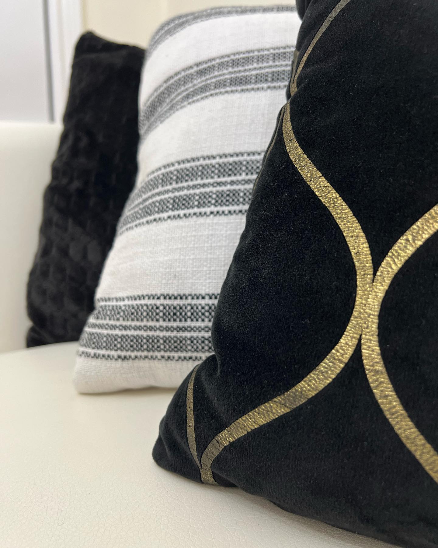 It’s all about #layering different textures
#texture #pillows #viral #texture #cute #love #art