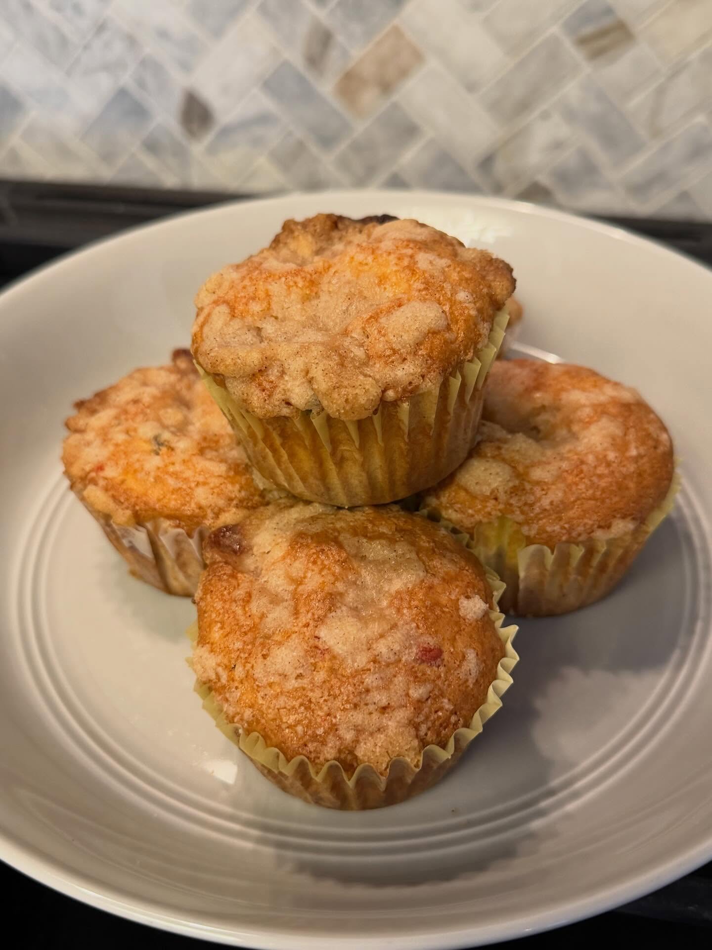 Berry muffins with cinnamon crumble.
#cookbook #kitchen #chef #baking