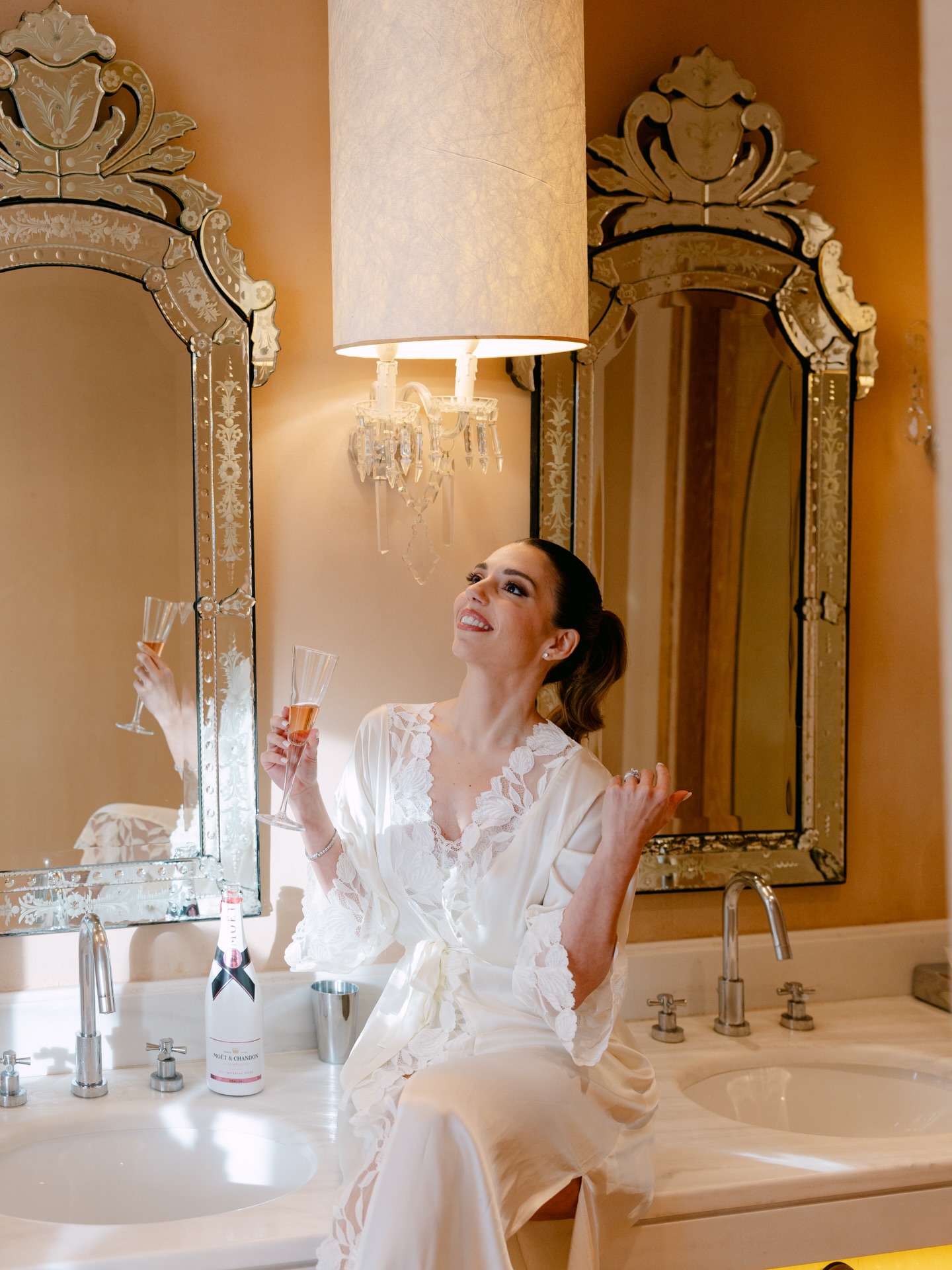 The bride!
@blue_weddings_gr
@themargihotel
@fevronialuxuryconcepts