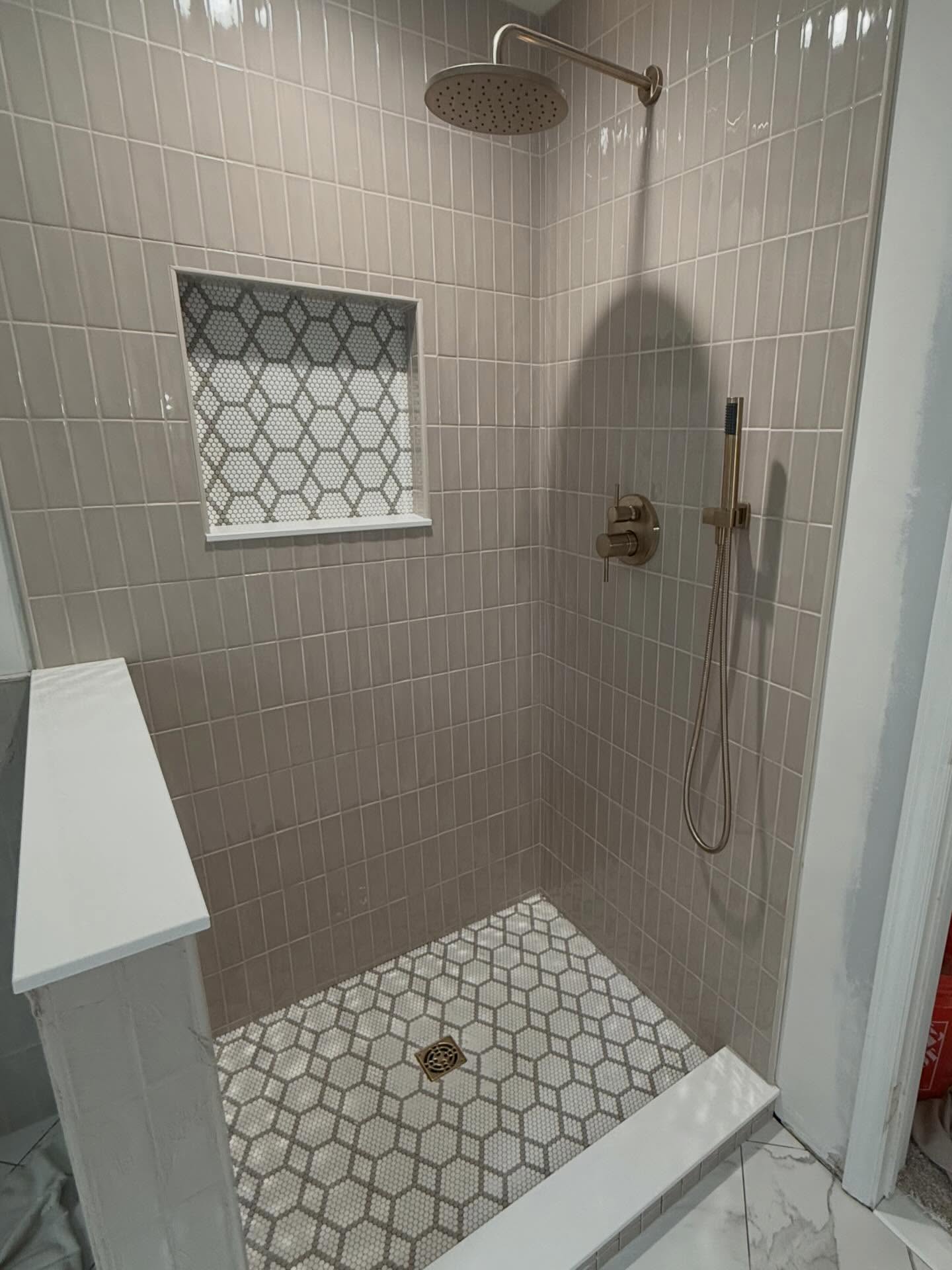 Not close to being done yet, but a little sneak peek! Love this look and can’t wait to see it when it’s all done.
#kimbletile #bathroom #remodel #virginiatile #schlutersystems