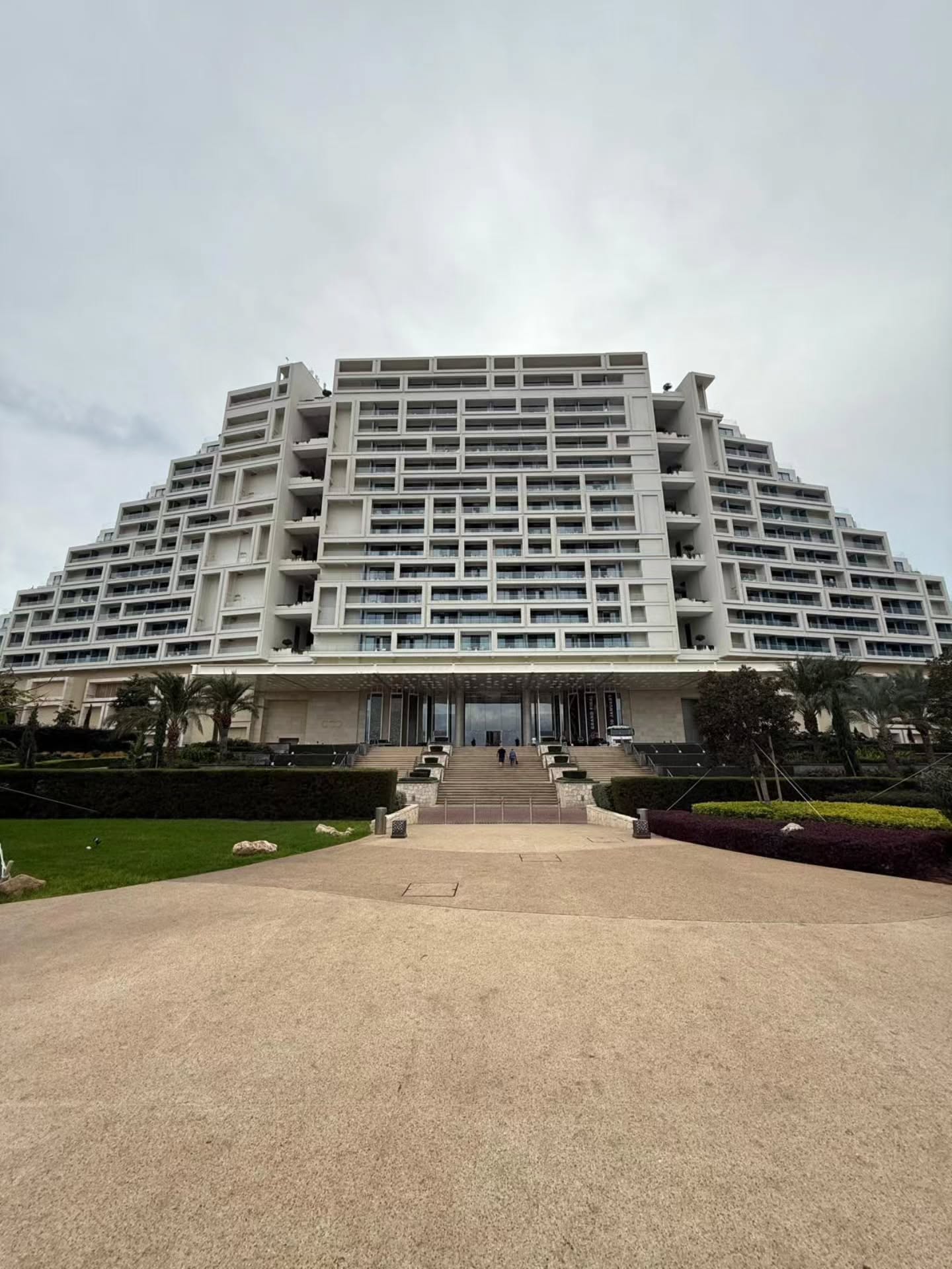 International Cocktail Championship Cyprus 2025
Competition organised by @cyprusbartendersassociation in Limassol at the beautiful @cityofdreamsmediterranean hotel.
Our competitors representing Switzerland :
- @romschibby in Classic
- @johnnysflair in Flair
Masterclass provides by :
- @giorgiofadda5
- @costaspishias
- @hanederstefan
- @theflairjudgepov