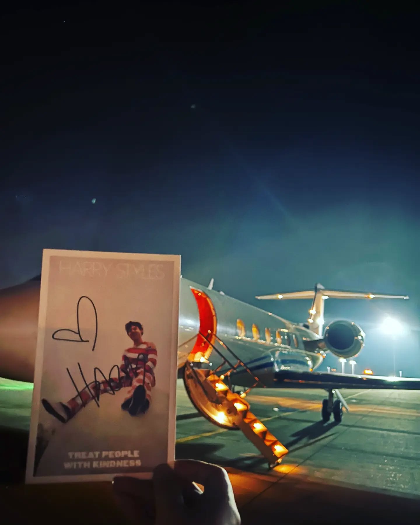 We received a nice card from the passenger after we took care of their flight recently in South Korea.
#infinitejetkorea #planexecution #harrystyles #groundhandling #airportlife #전세기 #전용기 #지상조업