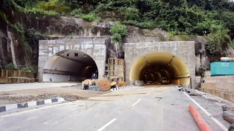 The National Highways Authority of India (NHAI) has completed the construction of four tunnels on the four-lane Kiratpur-Manali National Highway, designed to bypass Mandi city. These 4-km long tunnels are likely to be thrown open to traffic by the first week of October. It will significantly ease traffic congestion that plagues Mandi, especially during the peak tourist season and one can reach Manali, "the mountain biking capital of India," much faster than before.
#himalayanterra #manali #himachalpradesh #mountainbiking #adventures #journey #mountains #mountainadventures #news