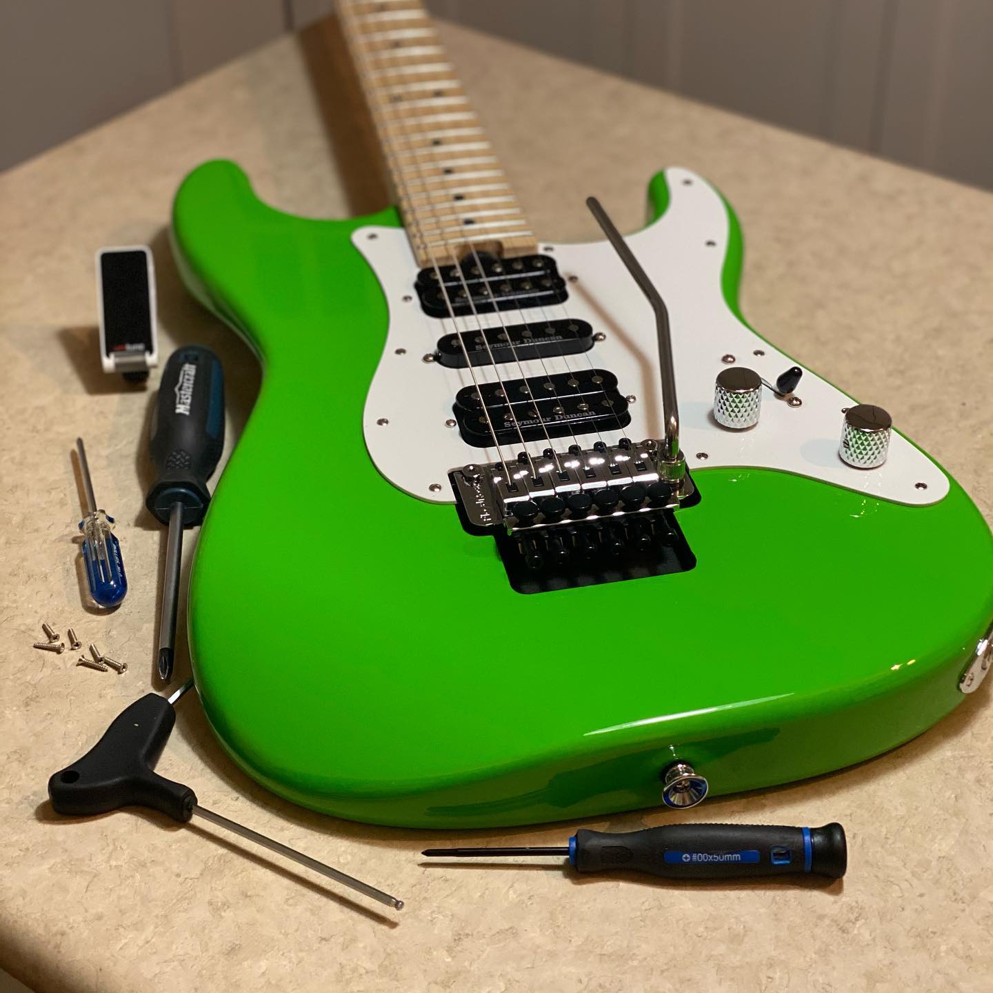 One simply does not just pick up a brand new guitar with a Floyd Rose and start jamming.
#tooltime #tooltimetuesday #floydrose #shredlater #crinkumcrankumband @charvelusa @rufusguitarshop