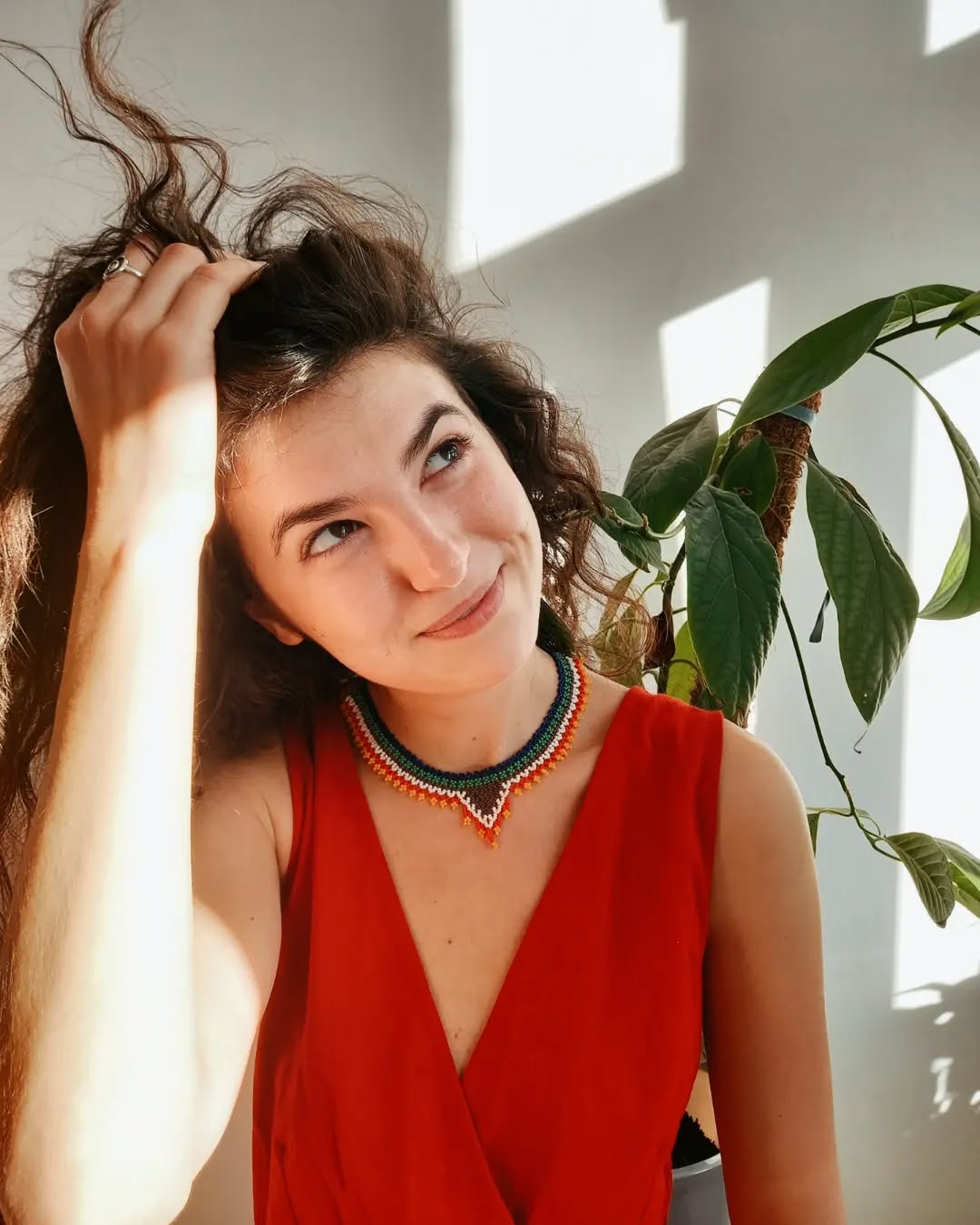 Pocahontas necklace 🦜🌈
Still available 🌺
.
.
.
.
#handmade #unique #design #indigenous