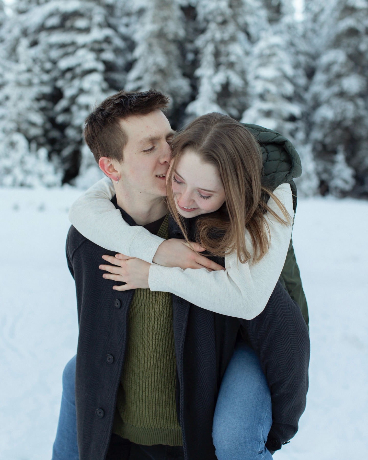 Kam + Caleb ❄️ 🌲 🤎
These two champs survived a shoot at -11 in Girdwood valley, when schedules align you have to persevere!