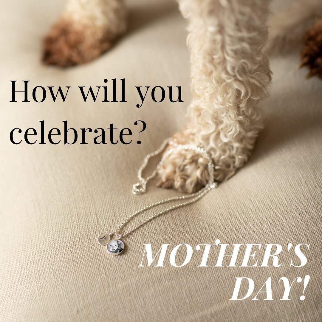 Do you know that Mother’s Day is coming up next! How will you celebrate your mum? Wouldn’t she love a photo of YOU?Follow the link in bio to get £5 off your first order👍
.
.
.
#personalisedgiftidea
#photojewellery
#oneofakind
#ideasformum
#howcanicelebratemum
#photogem
#bespokegiftidea #handmadeinpainswick