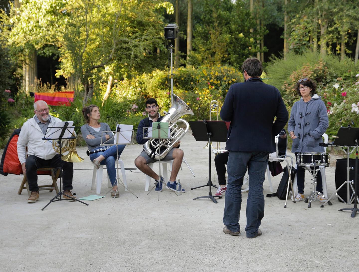 J-6 avant Les Déferlants !Répétition au soleil avec la Fanfare de Haute Bretagne !! #fanfare #theatre #justelafindumonde #festival #lesdeferlants #chateauduguildo #summer #lecombatordinaire #fanfaredehautebretagne