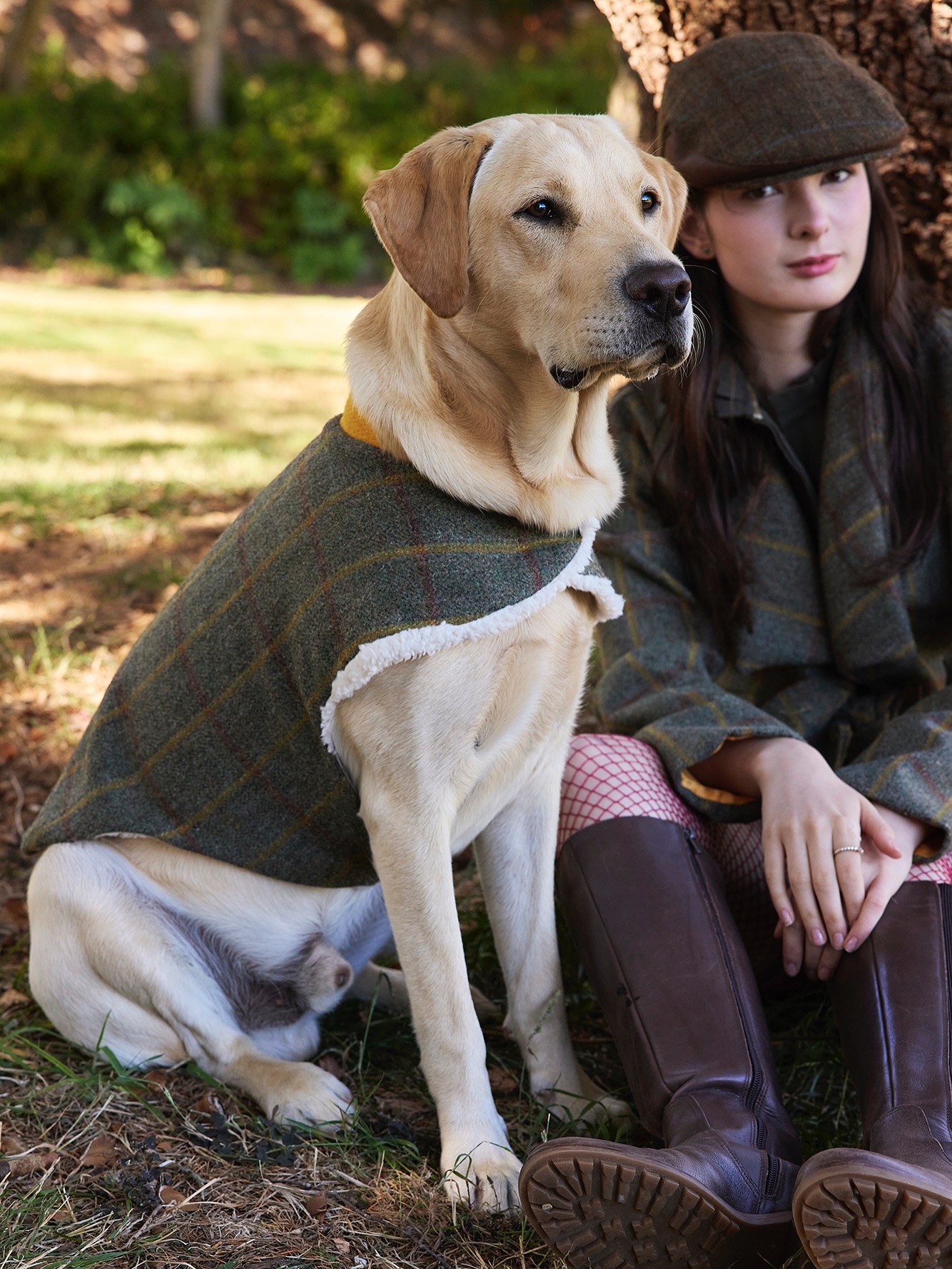 How adorable is this matching tweed dog coat with the model’s jacket by the fabulous @isabellerandall . This young Labrador was so well behaved on the shoot day at @swintonestate .
Model @luvfrom_mocha
#dogphotography #dogfashion #tweeddesign #isabellerandall #yorkshirephotographer #lancashirephotographer #fashıonphotographer