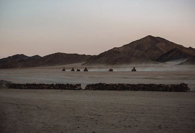 The multi-diverse African continent has attracted much deserved attention of travellers from all over the world ☀️📸💌
With summer coming to an end it's time to plan a trip to a new destination. If Africa is on your list, head to our link in bio and explore the ten essentials we picked that will make your travels across the dusty African roads easier 🧳
#nomads #travel #culture #africa #instatravel #destinationinspiration #destinations #wanderlust #travelling #travelto #packing #packingtips #trailblazers #photooftheday #photography #instadaily