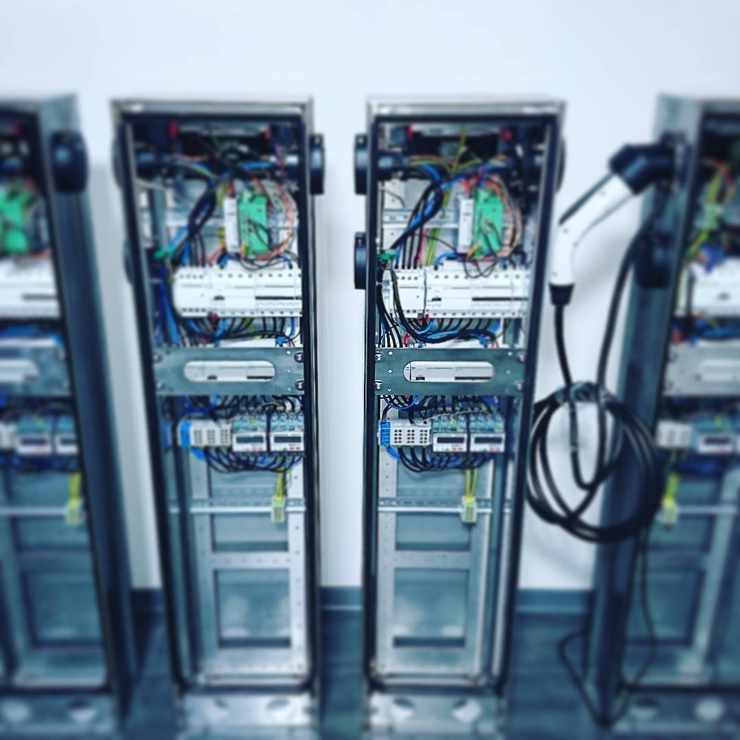 #ev #evcharger #evchargerstation #evcar #22kwcharger #green #greencar #ac #charger #electric #inside #tesla #nissan #lastmilesolutions #custom #inox #zeroemission #zeroemissions #zero.e.mission.