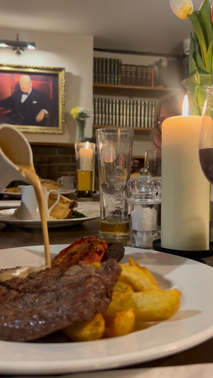 Quiz night as it should be 🍻
Food worth coming back for, pints poured properly
See you in 2 weeks — book ahead today to secure your team! #harveysbrewery #quiznight #pubgrub #chipstead #kent