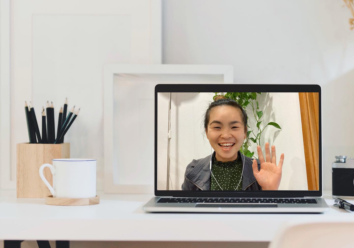 #telehealth
Dr Sam is providing virtual consultations over the phone, zoom or Skype for Chinese herbal medicine!
Why herbal medicine?
Traditional Chinese Herbal Medicine has been used for thousands of years to help:
⠀⠀⠀⠀⠀🦠 release pathogens from the body
⠀⠀⠀⠀⠀ 💪🏼 boost immunity
⠀⠀⠀⠀⠀ 💞 aid with circulation
⠀⠀⠀⠀⠀ 💩 restore gut health
⠀⠀⠀⠀⠀ 🌪 relieve pain
⠀⠀⠀⠀⠀ 😌 calm the mind
Your herbal formulae are made up from scratch. Every single herb is individually picked based on their properties, function, and what your body needs. Each dosage is carefully considered. The herbs are made to harmonise with each other and your body. Chinese herbs are the type of medications that shouldn’t give you side effects. Each time we replace the herbs, we tweak the formula when necessary as your body changes and progresses as well.
If you have ever dreamt of having natural medication:
⠀⠀⠀⠀⠀⠀⠀⠀⠀
🍃 Without having long term dependence on it
🍃 That is specifically made for YOU to feel better
🍃 Without any negative side effects
The dream can be found within Chinese Herbal Medicine ☺️💭
⠀⠀⠀⠀⠀⠀⠀⠀⠀
Please send a message, text 0435 526 178 or use the link in the bio to book online or to find out more!