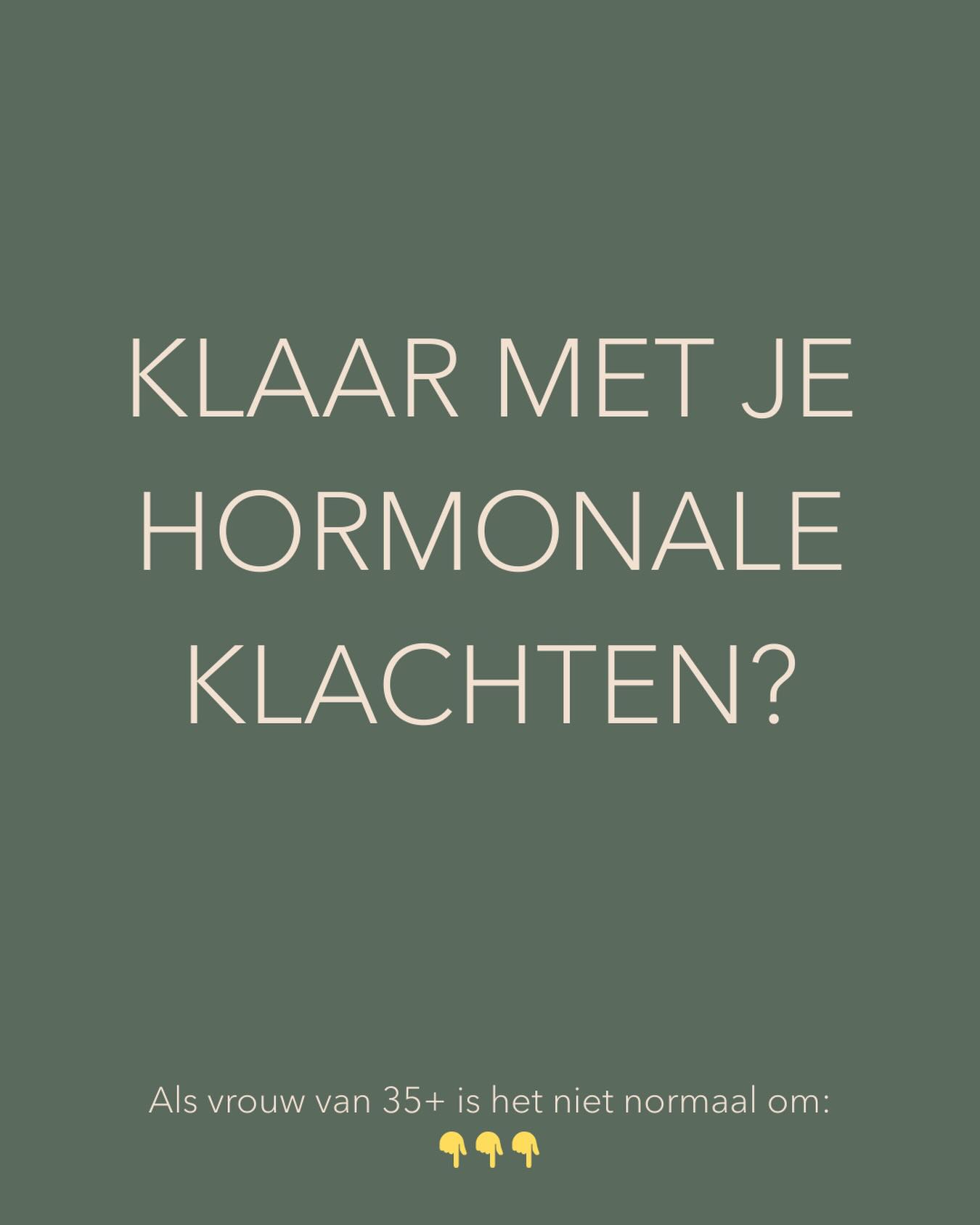 Als vrouw van 35+ is het niet normaal om:
- elke dag moe wakker te worden
- continu trek te hebben in zoet
- jezelf of anderen meerdere dagen per maand niet te verdragen
En tóch is dit voor veel vrouwen de realiteit geworden.
Omdat we denken: het hoort erbij.
Dat doet het niet.
Vanaf je 35e verandert je hormoonhuishouding.
Niet plotseling, maar langzaam en sluipend.
Je lichaam verandert, en weet dat dan je leefstijl die je jarenlang volhield niet meer past bij deze levensfase.
Het gevolg?
Vermoeidheid.
Cravings.
Stemmingswisselingen.
Gewicht dat blijft zitten waar jij het niet wilt.
En nee, dat ligt niet aan discipline.
Ook niet aan “gewoon even doorzetten”.
Wat ik zie bij vrijwel elke vrouw die ik begeleid:
Ze snapt haar lichaam niet meer, herkent zichzelf niet meer
en gaat nóg harder haar best doen, met het tegenovergestelde effect.
In mijn Brainstof 6-maanden traject werk je niet aan een quick fix,
maar aan een leefstijl die meegroeit met jouw levensfase en hormonen.
Zodat je:
- weer energie hebt, zonder op wilskracht te leven
- rust ervaart in je hoofd en lijf
- gewicht verliest omdat je lichaam meewerkt
je weer lekker voelt in je vel (en ja, ook gezelliger bent 😉)
Geen quick fixes.
Geen symptoombestrijding.
Wel begrijpen wat jouw lichaam nodig heeft, en daar structureel naar leven.
Herken je jezelf hierin?
Laat in de reacties “Brainstof” achter en
dan kijk ik eerlijk met je mee of dit traject bij je past.
#leefstijl #hormonen #voeding #gezondheid #vrouwengezondheid #balans #