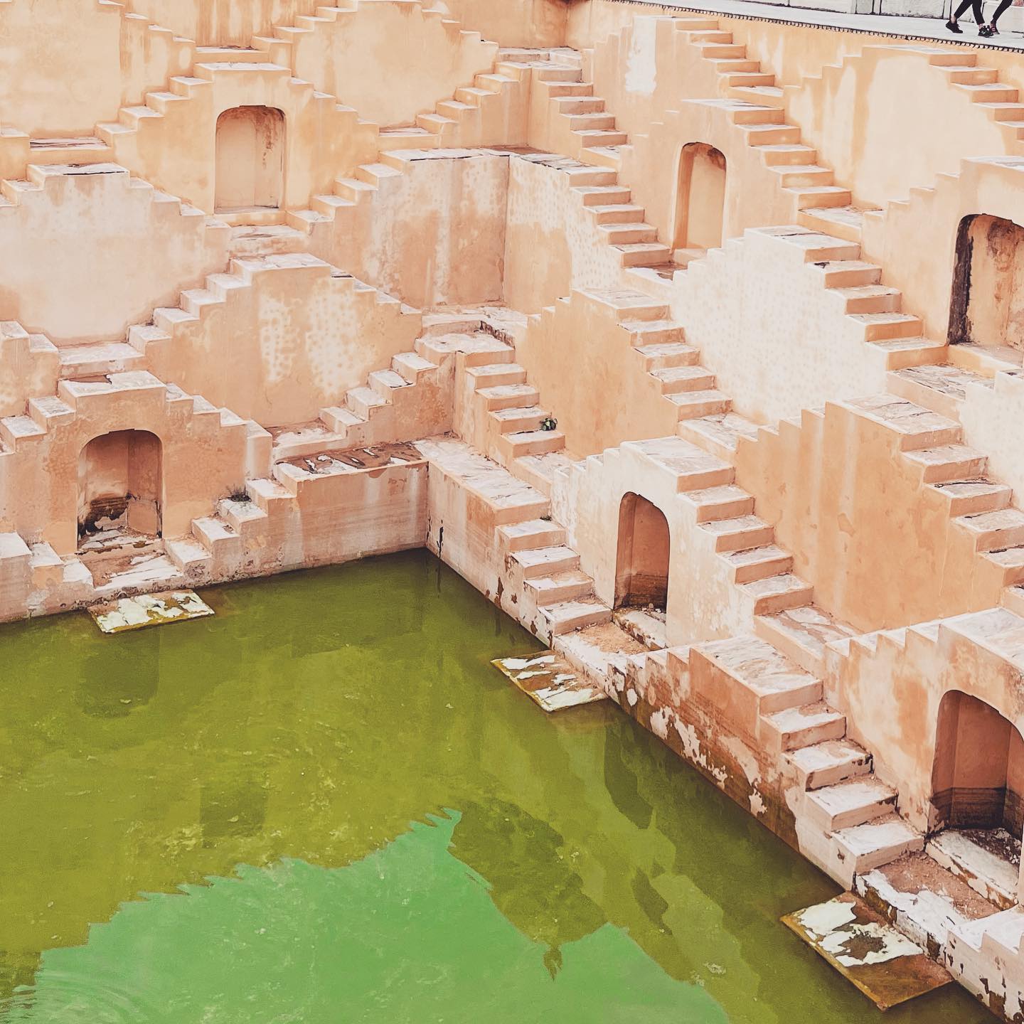 Repetition keeps us in check, repetition keeps us in flow, and in the process we see. #photooftheday #jaipur