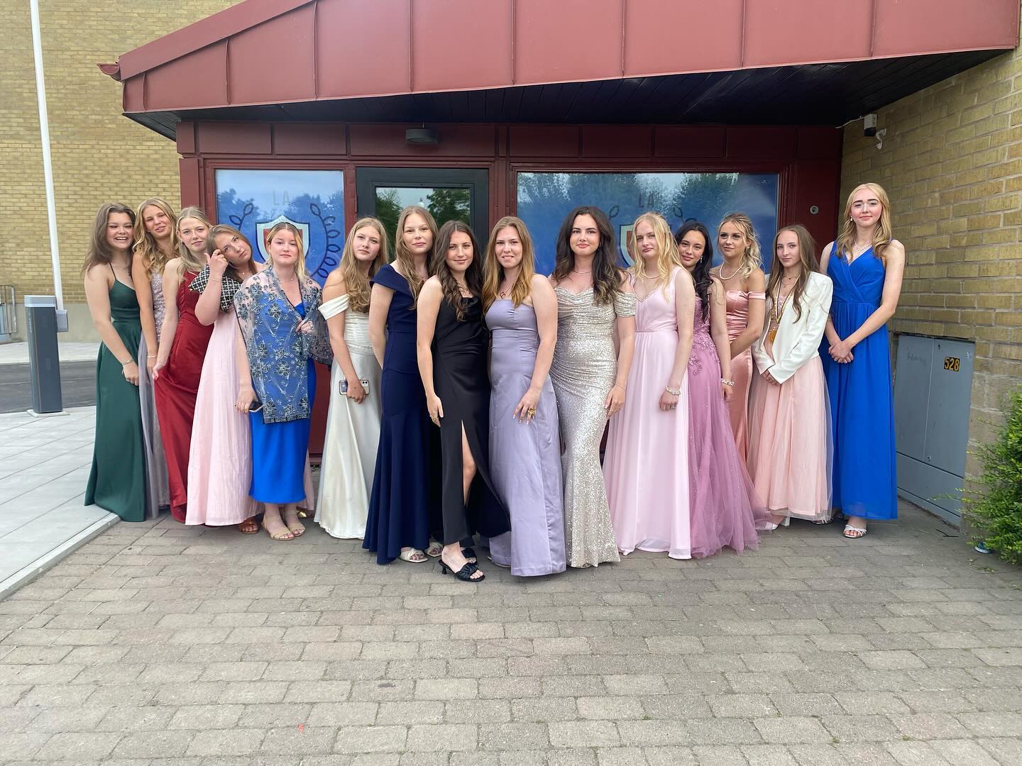 Kära åk 9!
Nu springer ni mot nya äventyr och utmaningar. Vi är helt säkra på att ni kommer göra underverk❤️. Glöm inte att vi finns kvar och stöttar er när ni behöver. Vi saknar er redan❤️❤️❤️