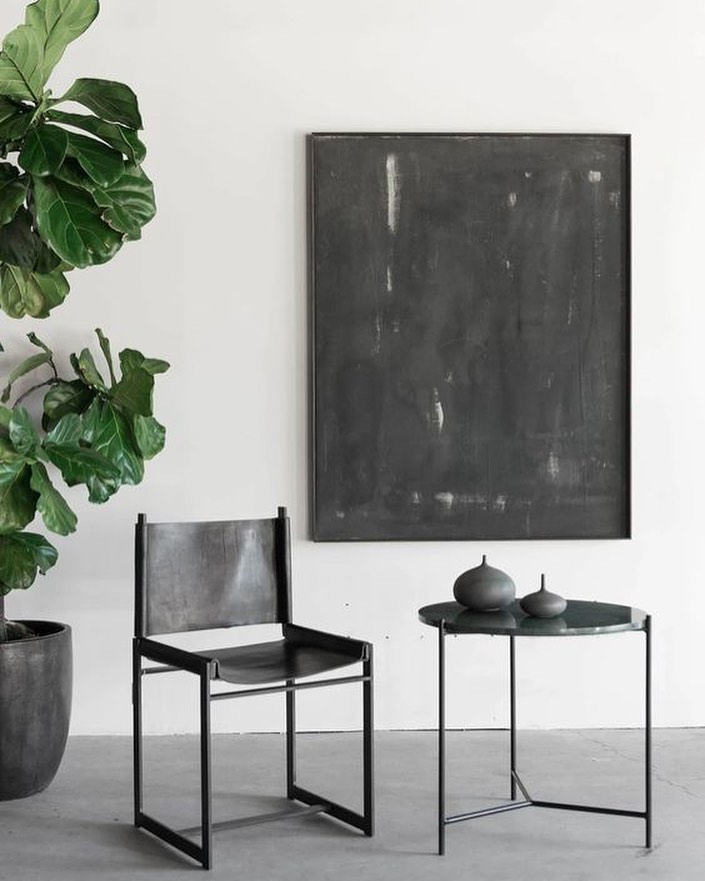 🚨2022 TREND ALERT #3🚨
Minimalist artwork 👀
A growing trend in interior decorating circles is the use of a very minimalist art piece with a single tone as a means to quietly and subtly bring contrast to a room without overpowering the simple aesthetic in a modern space.
Find framed art pieces that fit this bill at Framesonline.co.za in our frames art section, and choose your frame style and size up to A0.
▪️
▪️
▪️
Create & Order your custom frame online🖼
Print & Frame your digital artworks/photos 📸
Customise your frame to your specs & style 📐
Free nationwide delivery order over R1500 🚚
Shop framed art prints 🖼
▪️
▪️
▪️
#photroframing #framing #minimalism #interiordecorating #interiordesign #photography #style #photostudio #art #decor #artgallery #pictureframe #imageprinting #printing