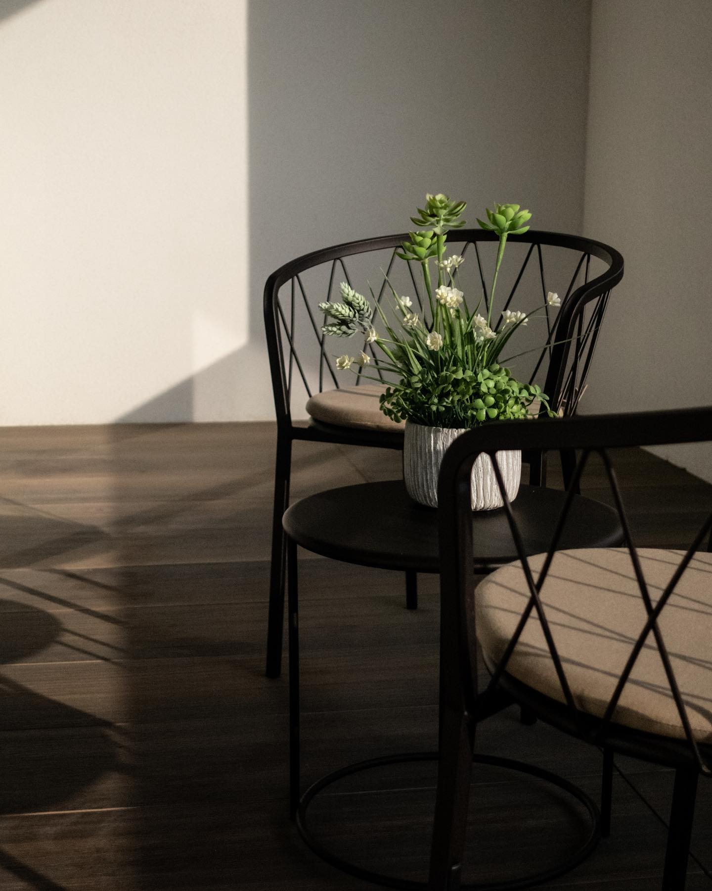 Senti il tepore del sole che accoglie la primavera a Milano, direttamente dalla meravigliosa suite Elitis ☀️
📍 via Dante 22, Nova Milanese (MB)
📞 0362 1637582
✉️ info@elitishouse.it
#elitishouse #spa #monza #monzabrianza #novamilanese #centrobenessere #hotelmilano #hotelmonza