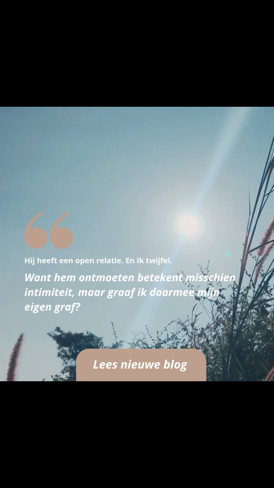 ๐๐ ๐ซ๐ค๐๐ก ๐๐๐ฉ ๐๐๐ฃ ๐๐ก๐ก๐๐จ
Ik ben niet klaar om te daten.
En toch mis ik aanraking, warmte, verbinding.
Over grenzen, verlangen en waarom ik even stil mag staan.
Nieuw blog online. Zie link in bio.โจ๏ธ
#daten #singlezijn #mannen #relaties #zelfliefde
