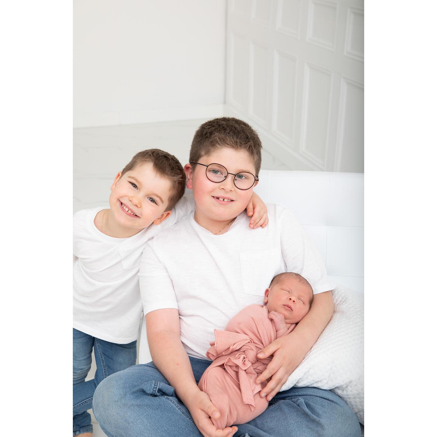 Des grands frères tellement fiers 🤍 des souvenirs inestimables
-
#bigbrother #newborn #babygirl #love #familygoals #familyfirst #newbornphotography #newbornphotographer #grandfrere