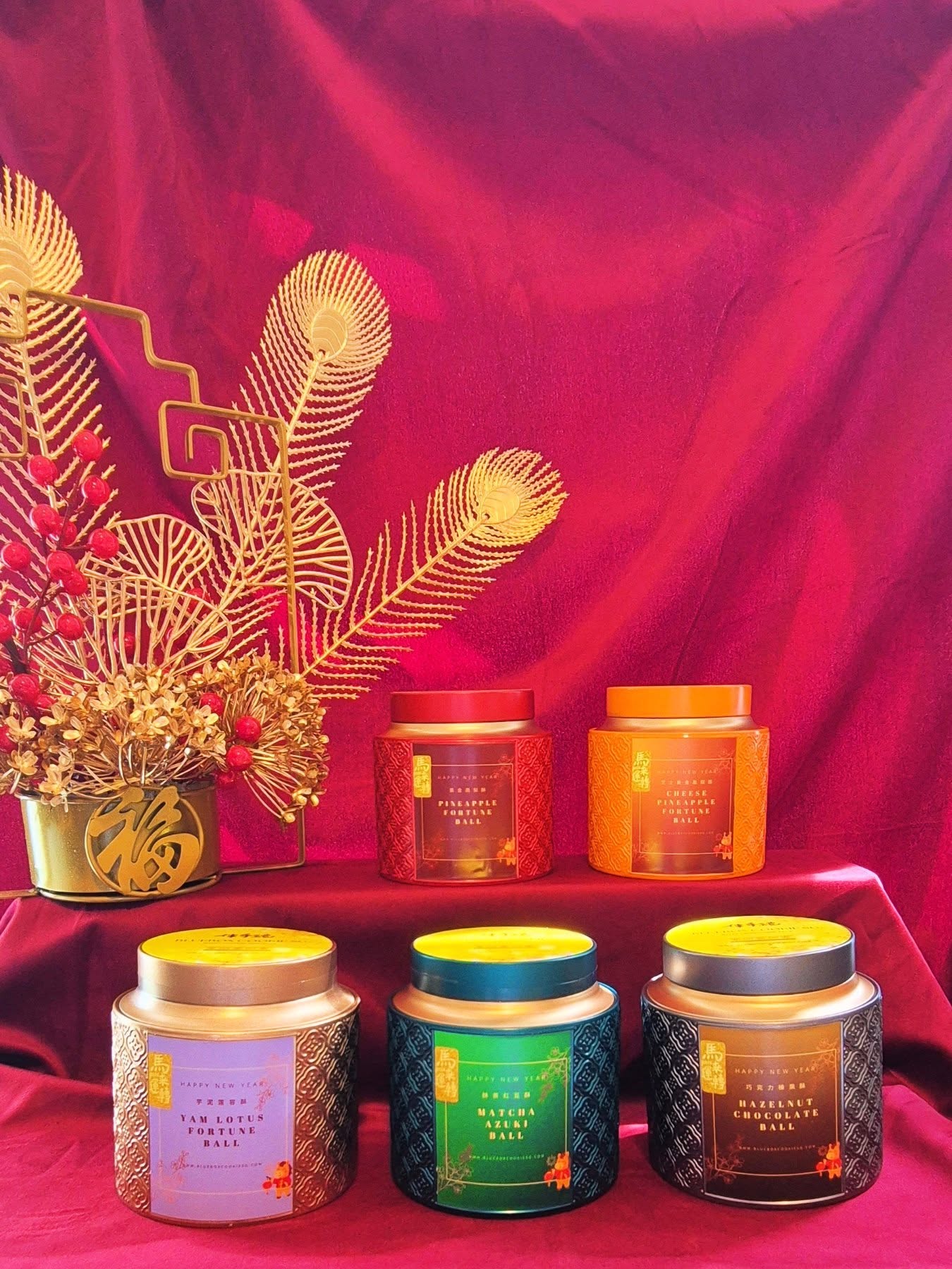 Are you ready for Chinese New Year!
This year we are back with our signature pineapple tarts, Hazelnut Chocolate Ball, together with other new flavours like:
Cheese pineapple ball
Yam Lotus Ball
& Matcha Azuki Ball (Made with ceremonial grade matcha and Japanese red bean)
Order now and pick up on your preferred date at our Compass One pop up store, from 19th Jan to 15th Feb, 11am to 9pm!
www.blueboxcookiesg.com