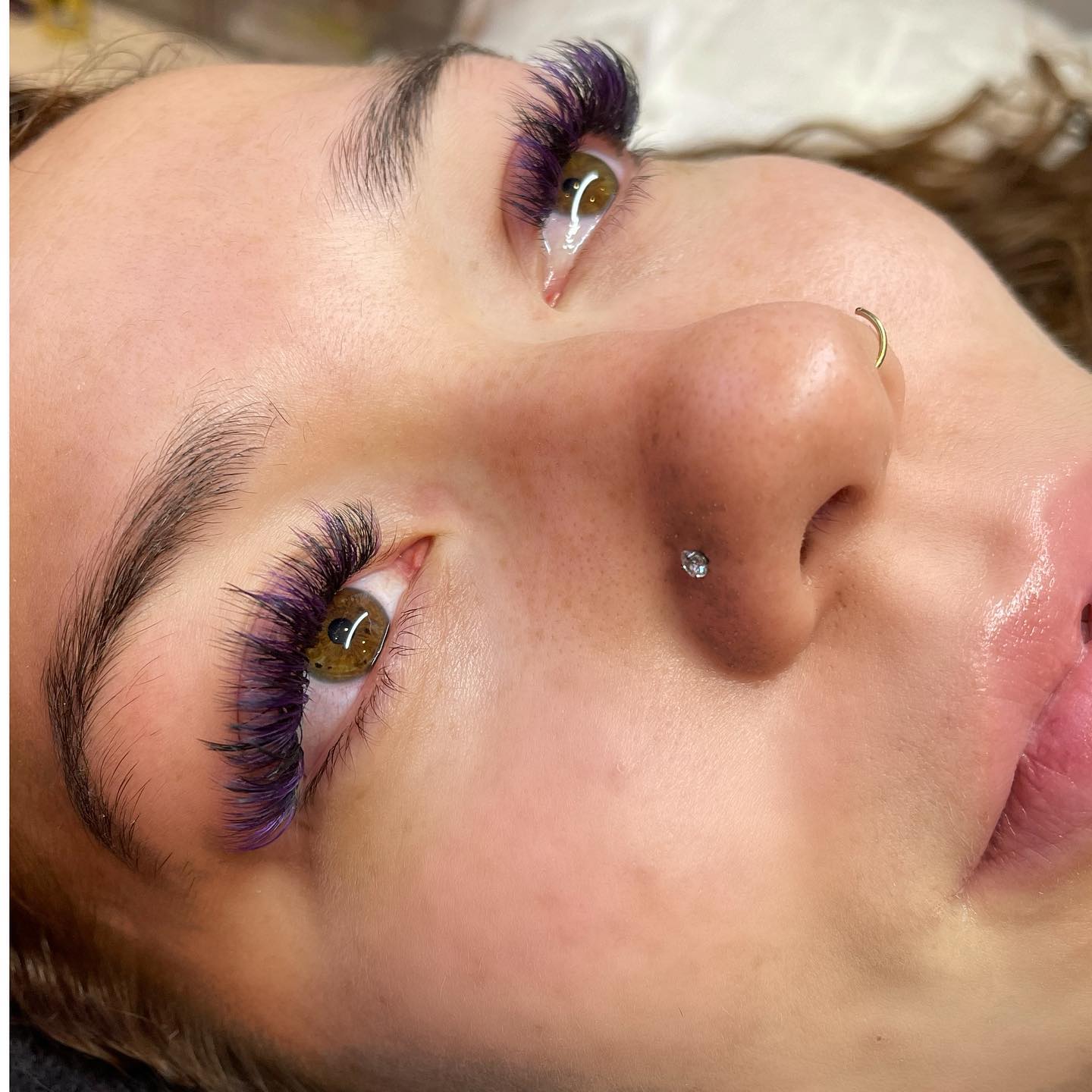 A touch of purple 💜 #volumelashes #hybridlashes #classiclashes
#coloredlashes #purple #mega #megavolume #nomakeup #lash #lashboss #prettylashes #scottsdale #gilbert #arizona #esthetician #masterlashartist #entrepreneur #lovemycareer #pmu #brows