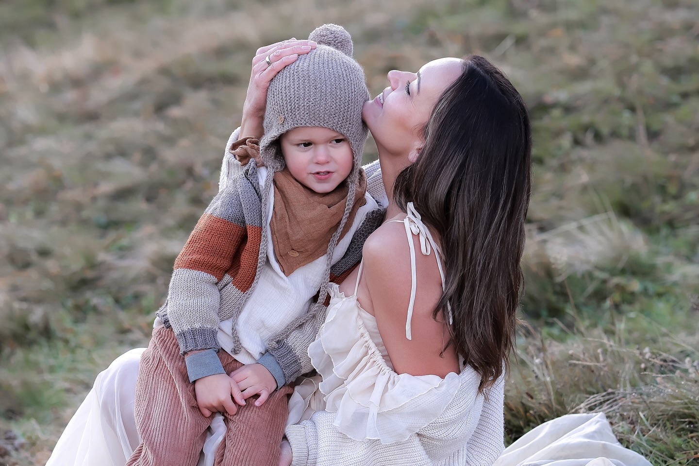 #motherhoodunplugged #motherhood #naturelove #mountains #autumn #boho #soulful #familienfotografie #familienfotografin #söll #tirol
@lisawagnerfotografie @alexelainephoto @alexelaine.education
@adele_mut_
@iva.matroschkasch