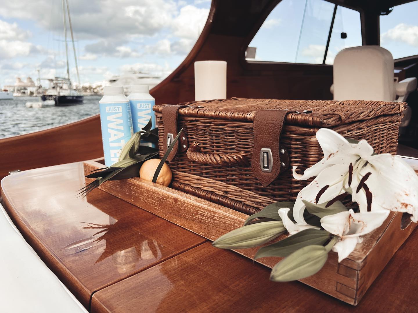 “By the sea
Don't you love the weather?
By the sea
We'll grow old together
By the seaside, whoa-oh
By the beautiful sea”
#pbpicnics #palmbeachpicnics #palmbeachpicnic #palmbeach #palmbeachyachtclub #sondheim #florida #floridalife #southflorida #picnic #picnicdate #sunset #picnicbasket