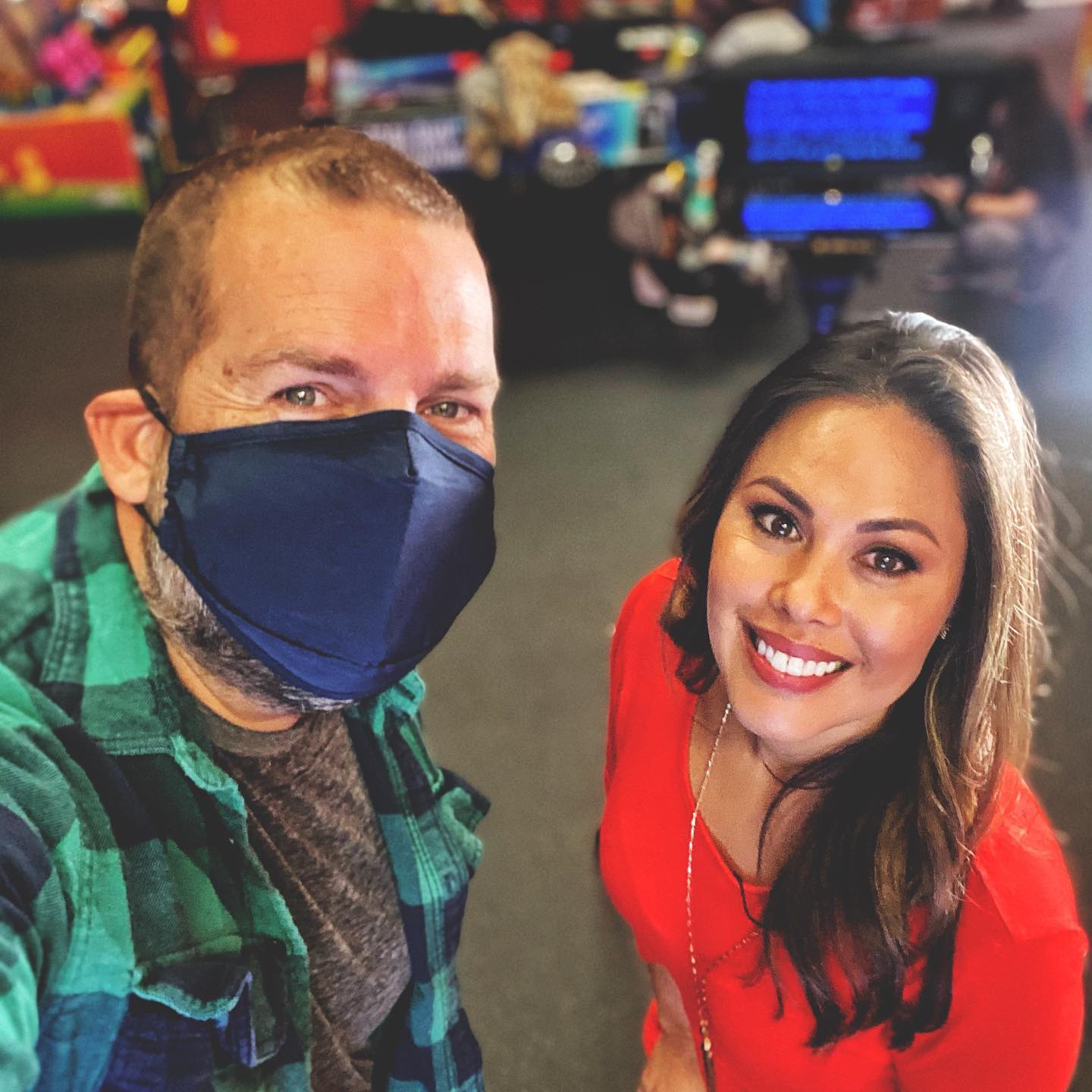 Great afternoon filming with @mrsdcamerica2015 She’s a dream on teleprompter!
.
#videoproduction #video #digitalmarketing #digitalagency #wemakeswaves #videoproductionwashingtondc #maryland #dmv #marketing #advertising #productionlife #mask #businessgrowth @iamtomprather