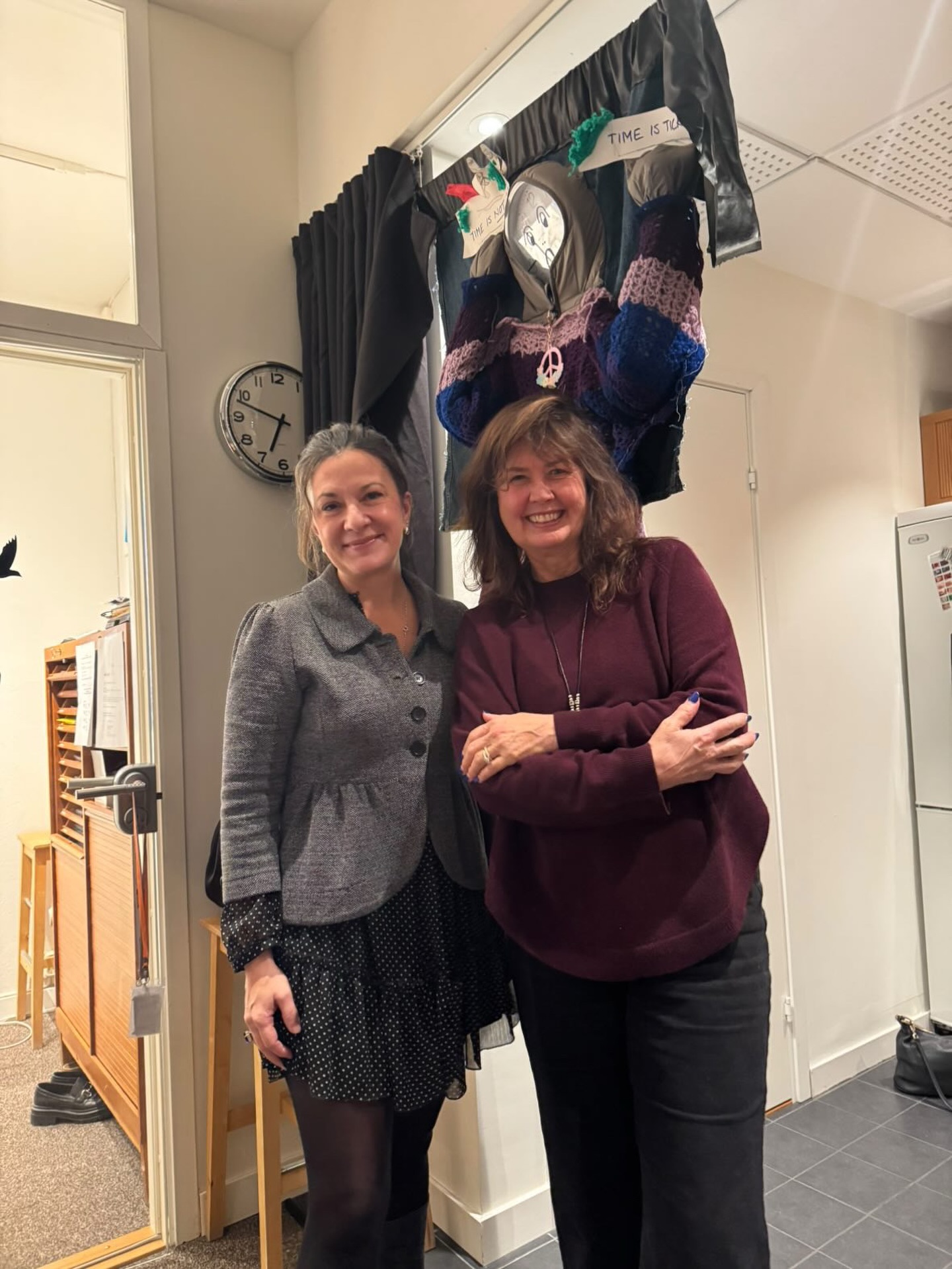 Ekobanken är en av våra mest trogna besökare, och det är alltid lika roligt att ses! 👋
Ikväll fick vi lyssna på Bonny Weaver Laurén som berättade om bankens spännande arbete med kulturfinansiering – ett perfekt ämne för kvällens hållbarhetstema. Vi ser fram emot ett ännu närmare samarbete framöver. Tack för inspirationen!