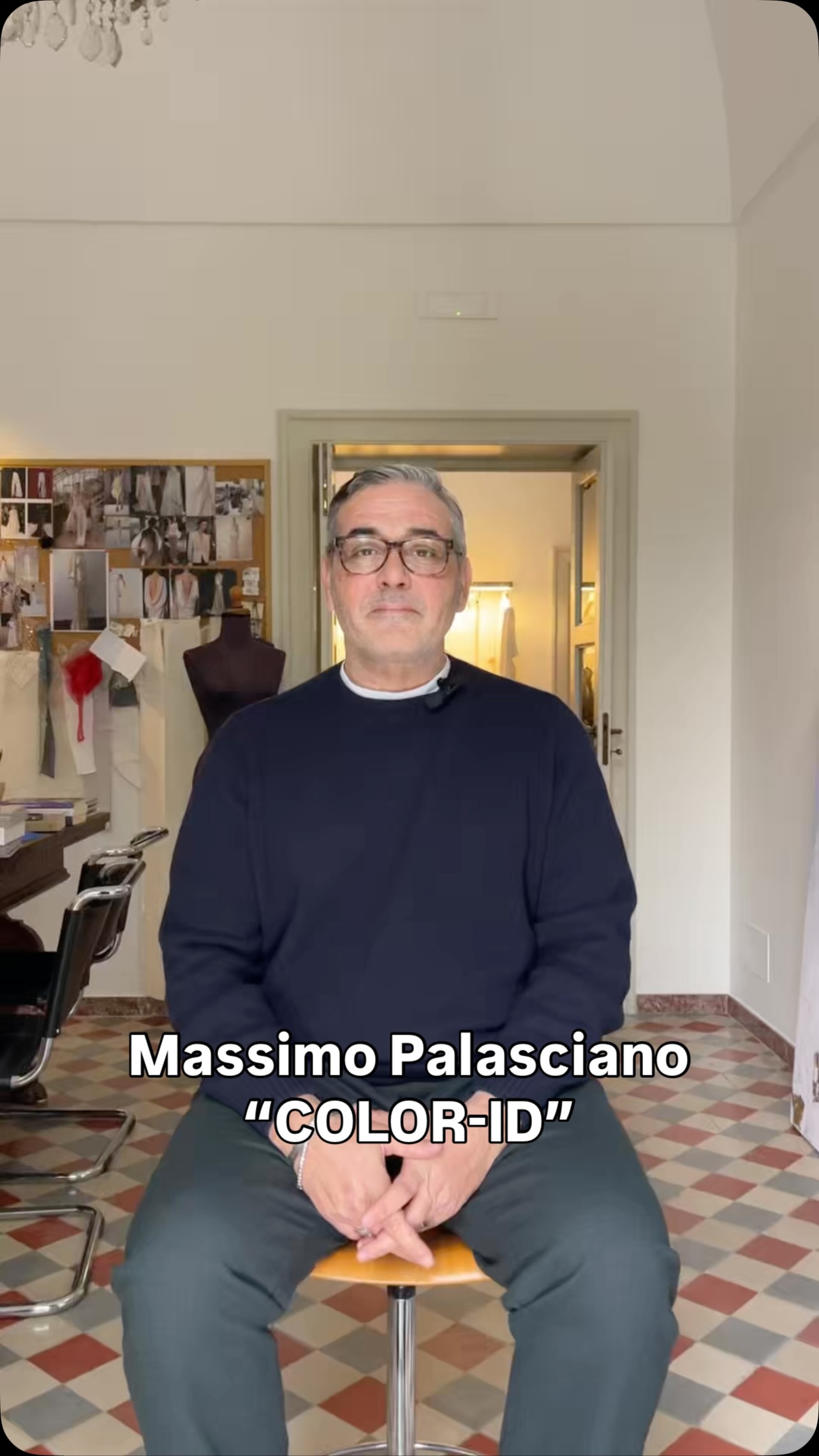 Siamo orgogliosi di presentarvi Massimo Palasciano, docente della Sum Fashion Academy, che vi guiderà nella prima masterclass esclusiva: Color-ID. Una full immersion progettata per chi vuole elevare la propria professionalità attraverso la padronanza del colore.
Cosa affronteremo?
✅ Teoria del colore & Armocromia.
✅ Styling applicato.
✅ Workshop pratico in Atelier.
A chi è dedicato?
Make-up Artist, Hair Stylist, Personal Shopper e Addetti alle vendite che puntano all’eccellenza.
🎓 Attestato di partecipazione.
Non restare indietro, il futuro della moda passa dal colore.
Scrivici subito in privato o commenta qui sotto per assicurarti il tuo posto!
#ColorID #Masterclass #Armocromia #TeoriaDelColore #SumFashionAcademy
