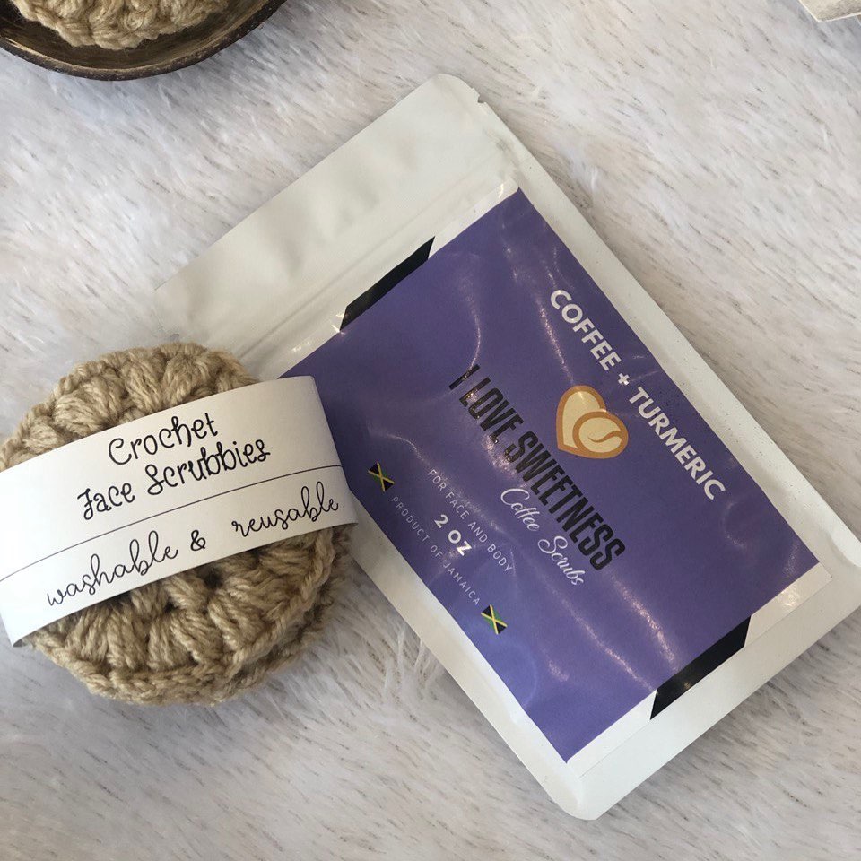 I LOVE doing pop up shops! Today I met another local entrepreneur with a product that compliments our Coffee Scrubs. .
I love this scrub pad from @copperandthreadja.