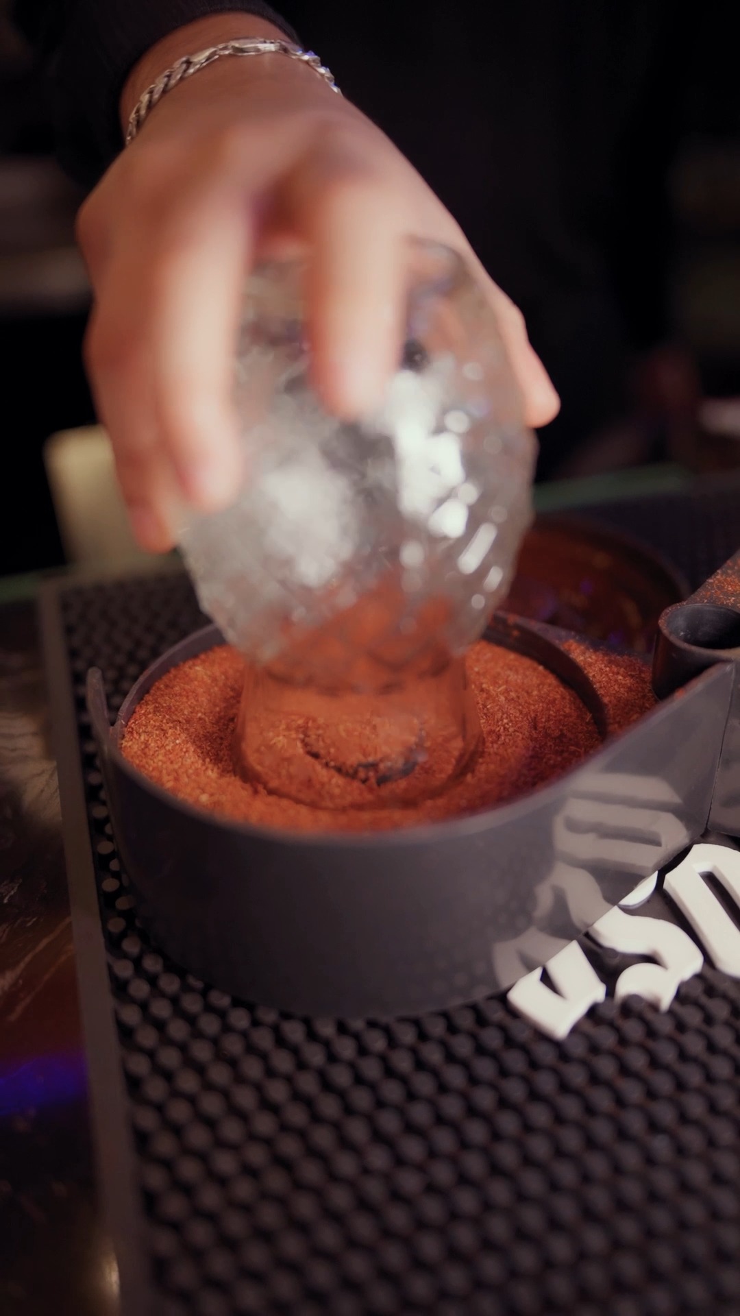 The kind of drink you slow down for.
#HaciendaVieja