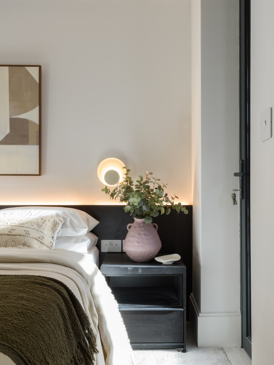 A closer look at W Broadway.
Balanced layouts, clean finishes, and spaces designed to adapt to real life, whether working, hosting, or unwinding.
Agents: @gibbsgillespieea
@hamptons1869