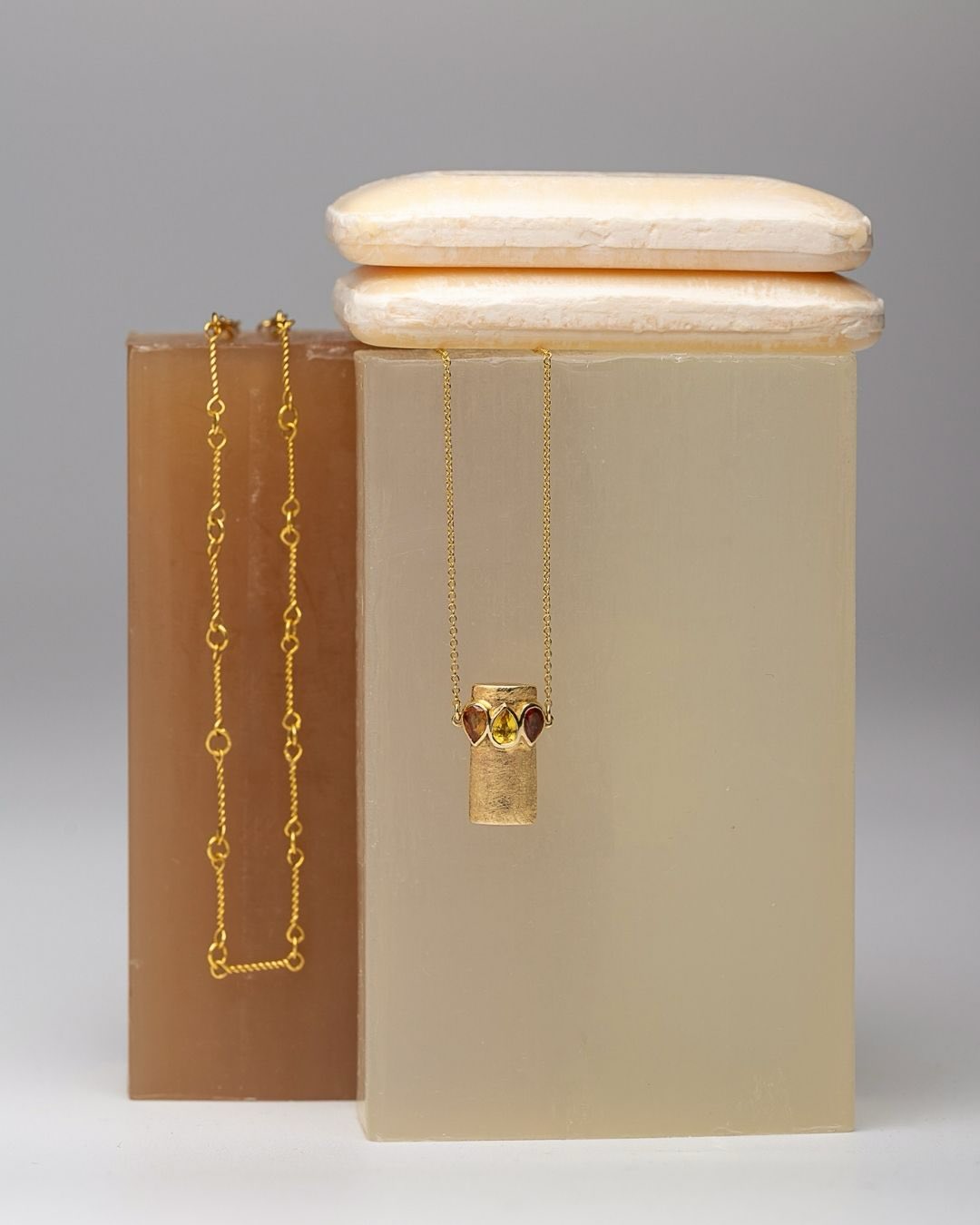 Kion Rhode pendant and our handcrafted twist line chain.
#fotinipsarouli #fotinipsaroulijewellery #finejewelry #handmadejewelry #necklace