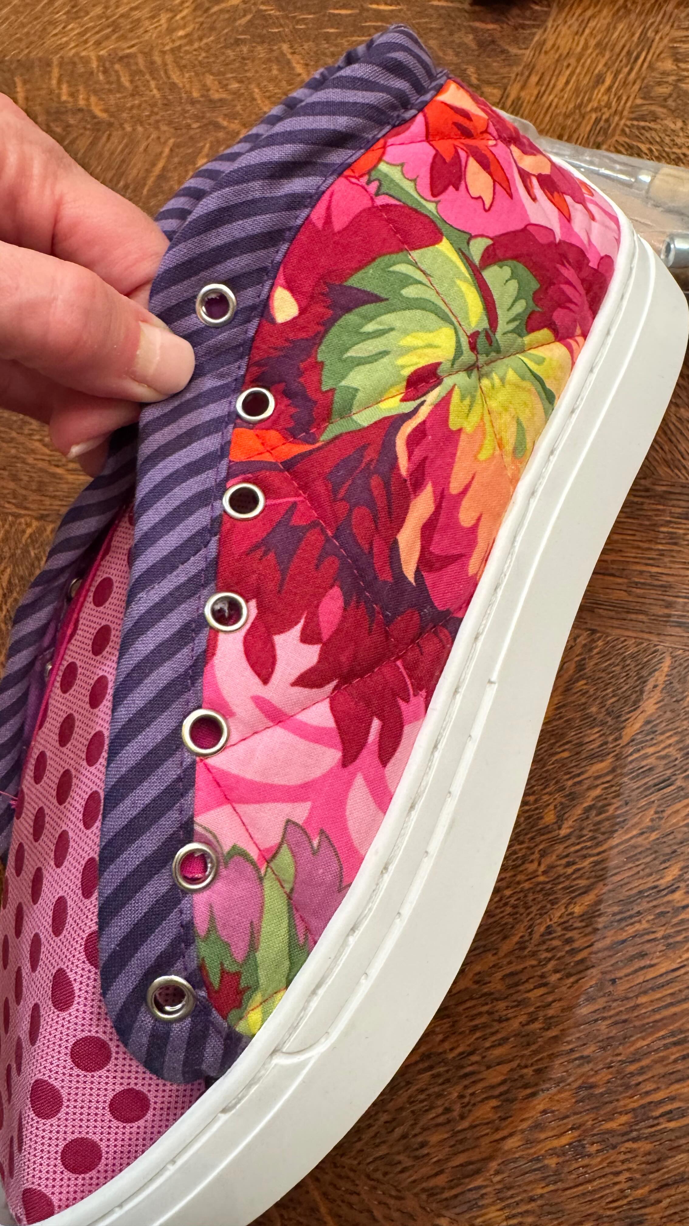 If I said you should have some handwork ready for the wintery weekend ahead, is this what you’d imagine? I spent yesterday at Lubbock’s Sewing Studio crafting some new patchwork kicks! I still have more assembly stitching to do. @patchwork_kicks thanks for showing us how to use your great kit! I was pleased with all the materials and tools. I’m already planning my next pair! 👟 #quiltedsneakers #happyquiltypeople