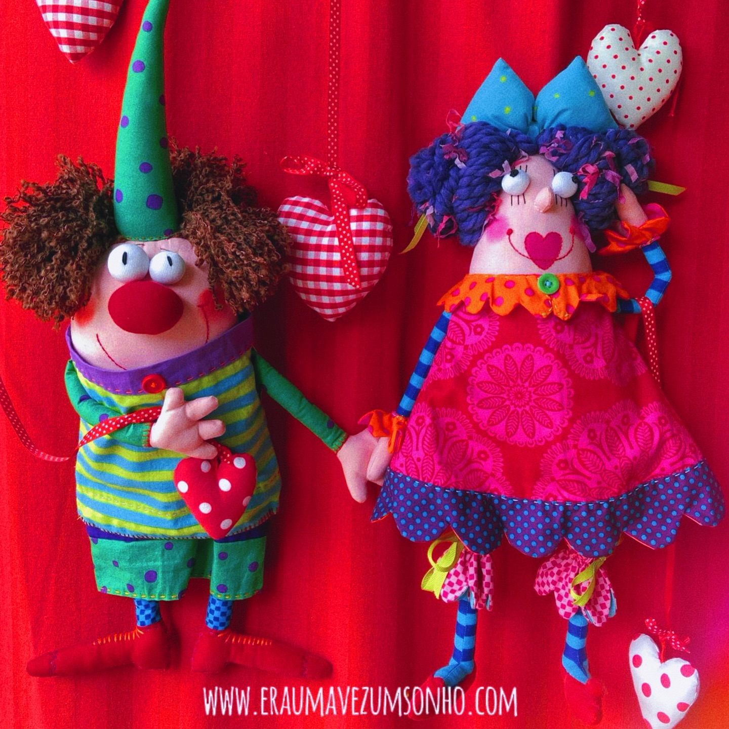 O amor está no ar no mundo da fantasia!!
Feliz dia de São Valentim ❤️❤️❤️
#corações #love #diadosnamorados #diadesaovalentim #valentineday
#handmadetoys #handmande #mundodafantasia #toys #lisboa #feitoamao #toyshop #magic #fantasyworld #shop #store #toystore #lisbon #portugal #eraumavezumsonho