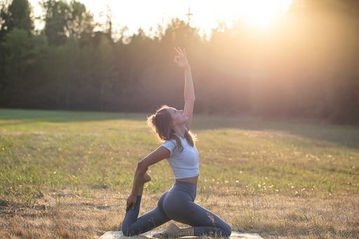 Exciting News!
I am thrilled to share that I am planning a fantastic event lined up this October! Get ready for an incredible experience filled with moments of movement, grounding, introspection, and creativity.
Location:
We will gather at the stunning farmland behind me in this photo—a place I feel so grateful to call home. We will use different components of this beautiful setting to spark creativity and nourish our connection to the land.
Stay Tuned!
Make sure to keep an eye out for more details as we get closer to the date. You won’t want to miss out on this unique opportunity for self-care and connection.