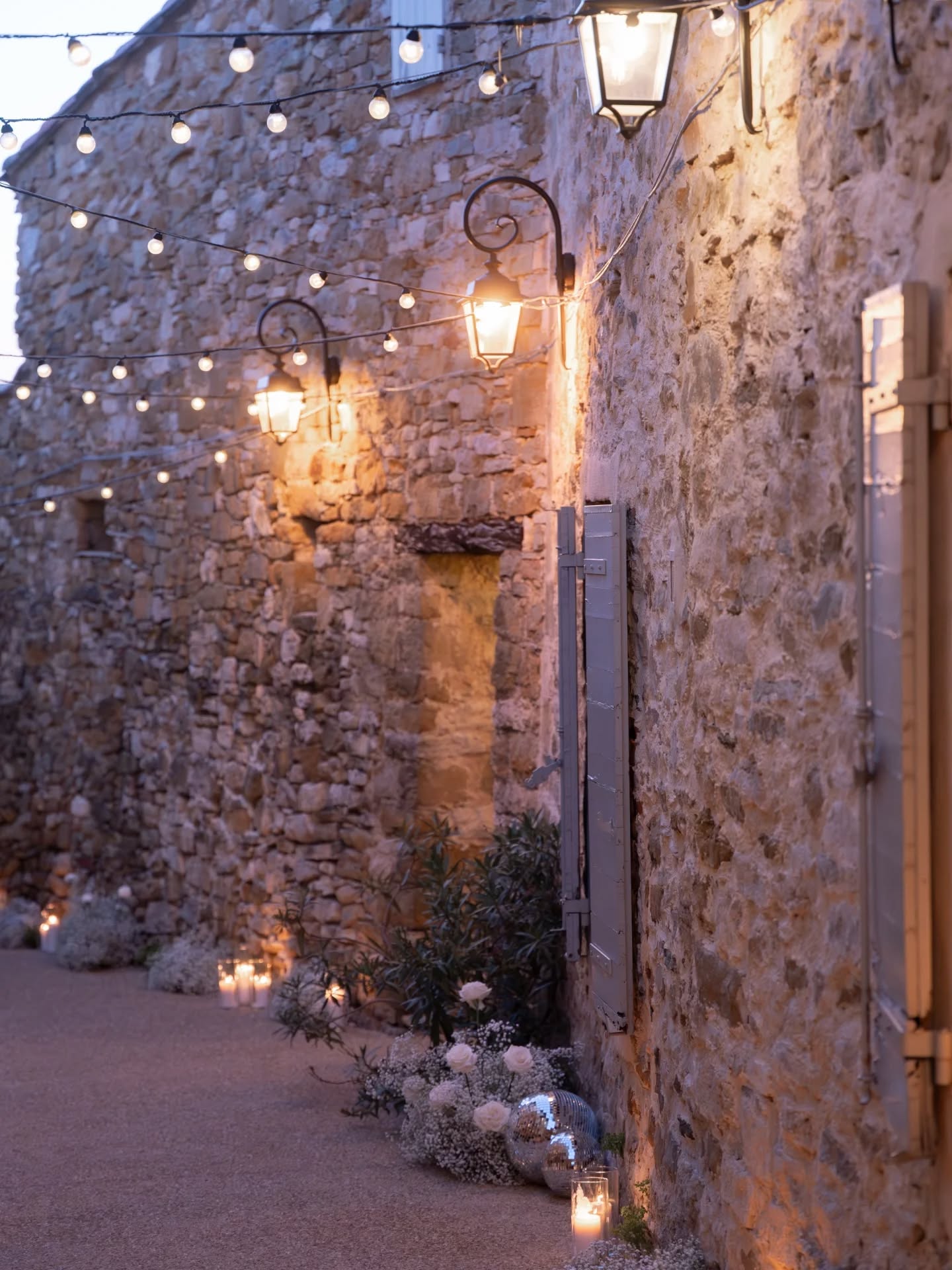 🤍 A & L 🤍
07.05.2025
@closdutuilier
@thelavenderloveclub_wedding
@caravanepalace_events
@melaine.bois.fleuri
@davidz_photographer
@oravis_location
@brunchmeup
@33tours.dj
@bellefrequence
#whitewedding #weddingprovence #mariageenprovence #weddingsouthoffrance