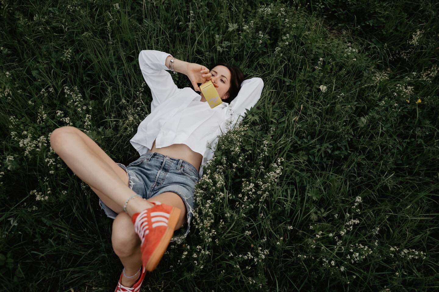 This is what nourishment feels like.
Raw. Grounded. You ✨
Imagine, only five months from now, lying on the grass, raw desserts in hand, living your full potential 🌞🌾
#grounded #nourished #rawfood