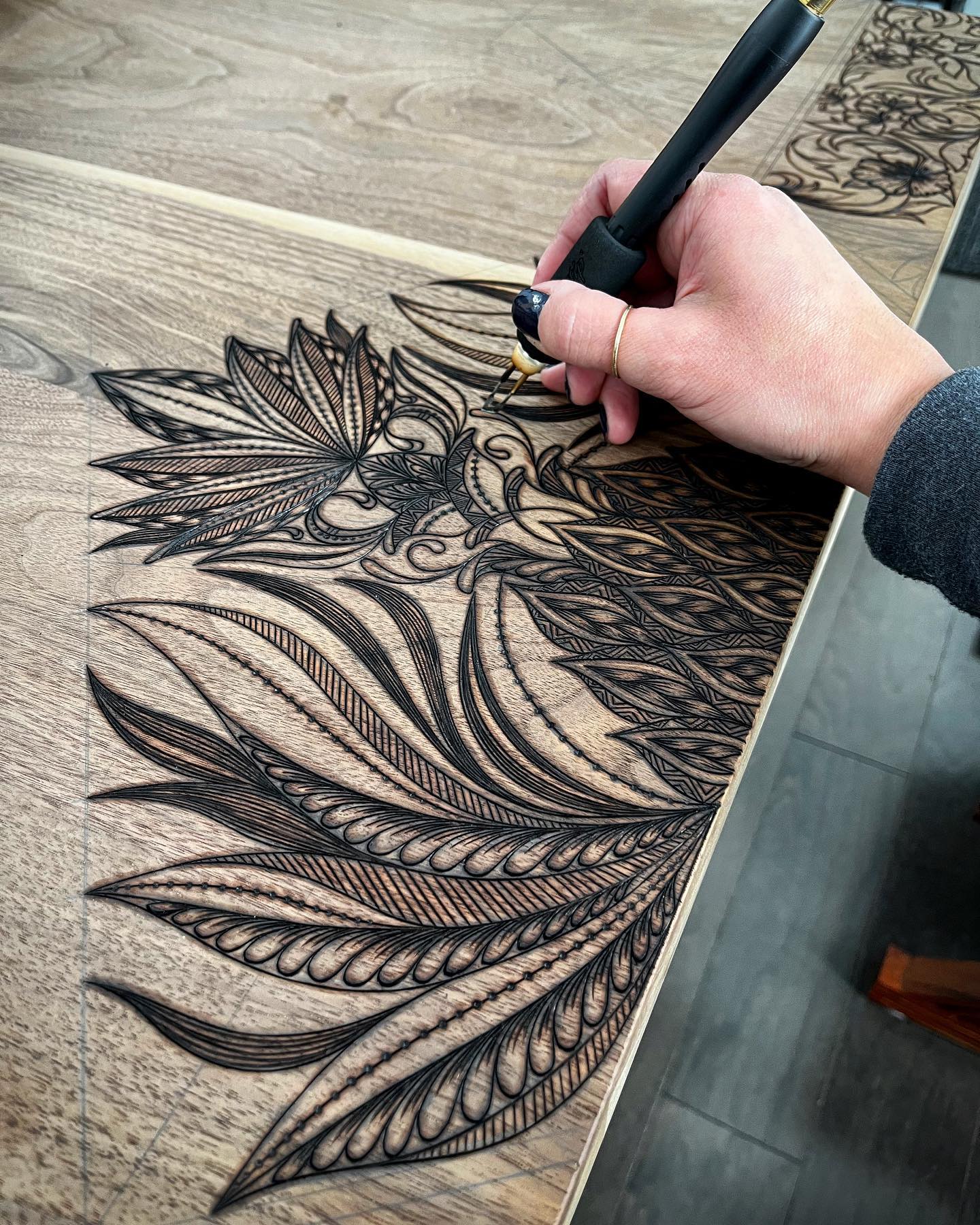 Finally broke burning ground on the black walnut dining table that I built 🔥
This project has taken an insane amount of planning and designing, and will be the largest piece I have ever done. So excited to be at this stage! Stay tuned with me to see how it progresses ⚡️
.
.
.
.
.
#kcapurasdesign #pyrography #pyrographyart #pyrographyartist #woodart #woodartist #woodburning #woodburningartist #woodburningart #woodporn #burnedbyhand #freehand #pineapple #botanicalart #woodcraft #originaldesign #oneofakind #femalewoodworker #naturalstyle #homedecor #boho #bohohome #statementpiece #diningtable #customfurniture #artofinstagram #process #michigan #localartist @razertip