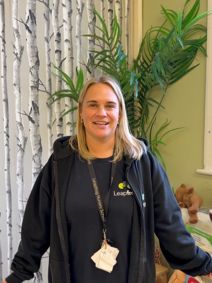 Tiny hands, big communication!🙌💚
The sign of the week in small hall is “frog”🐸
Big halls sign of the week is “cold”❄️
#grangeparkleapfrognurseryschool